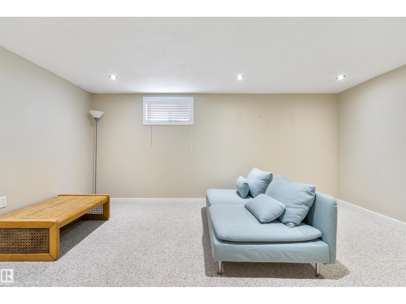 4903 52 AV — photo 18