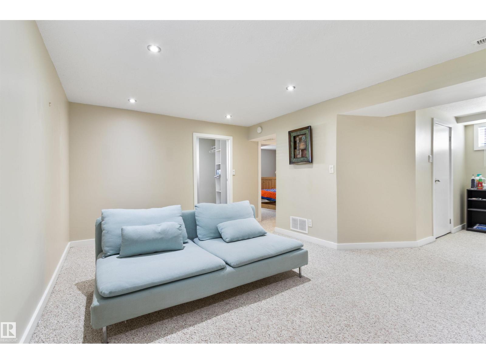 4903 52 AV — photo 21
