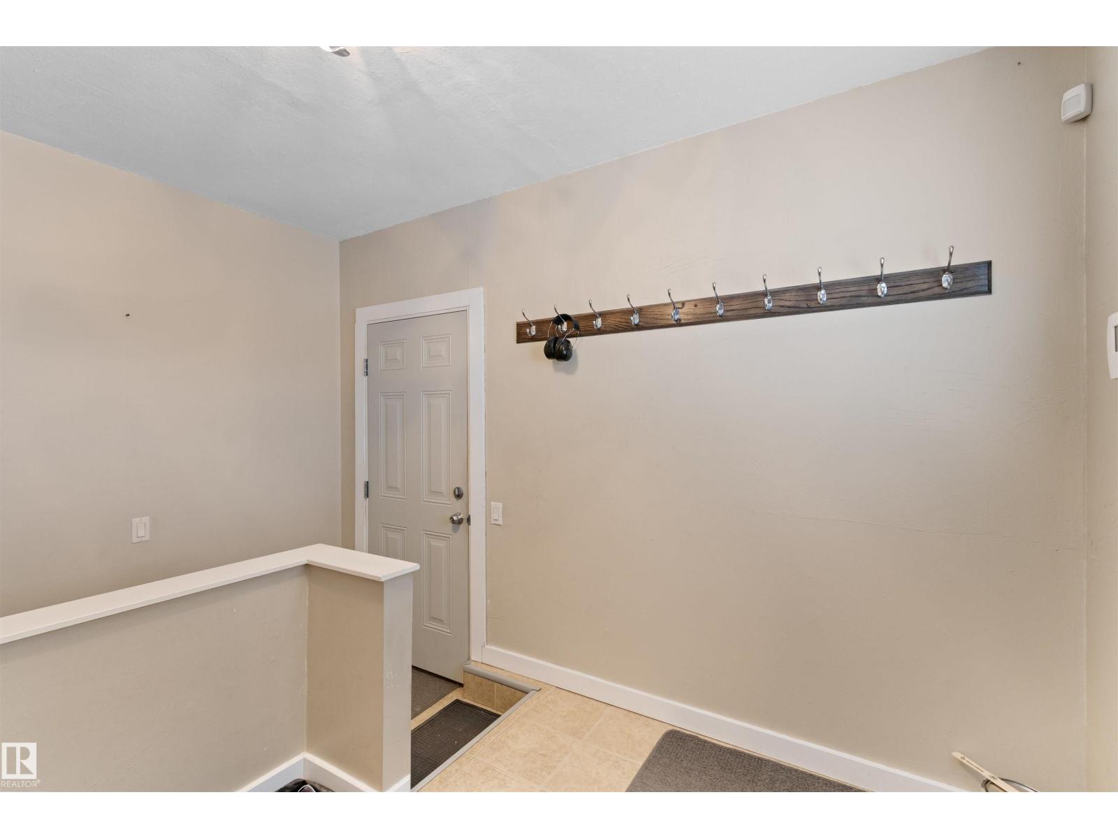 4903 52 AV — photo 15