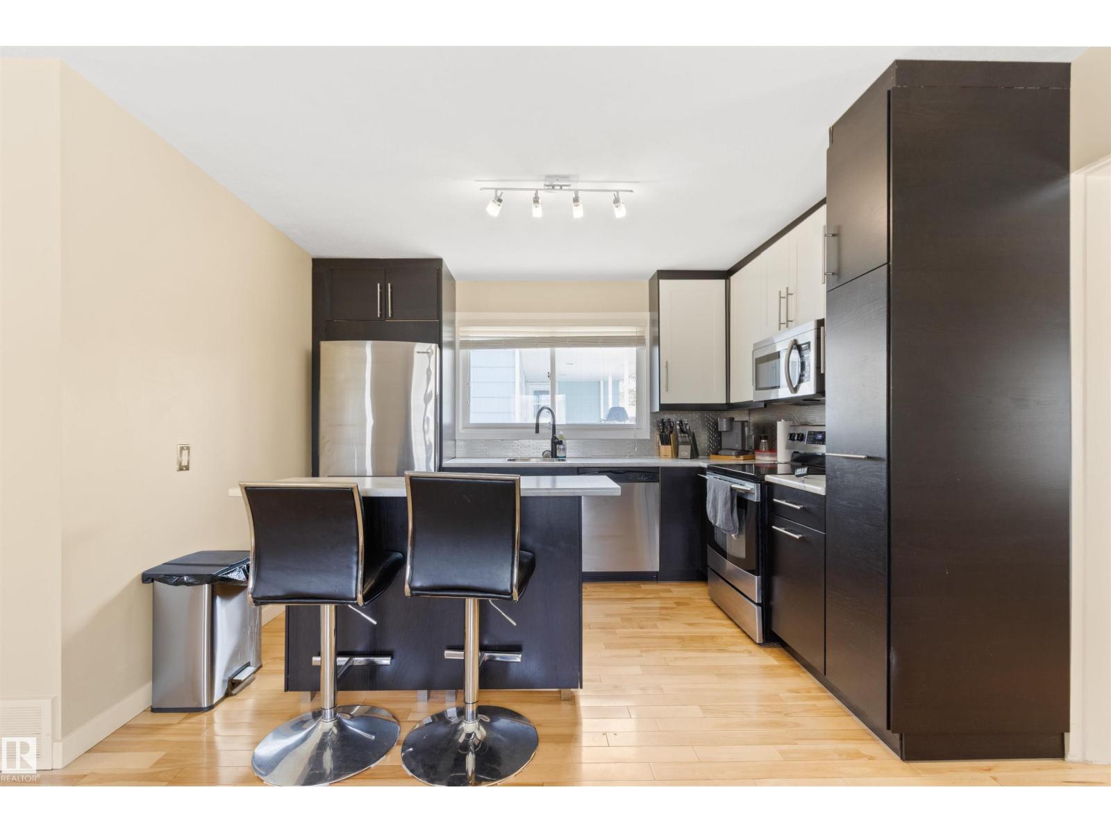 4903 52 AV — photo 10
