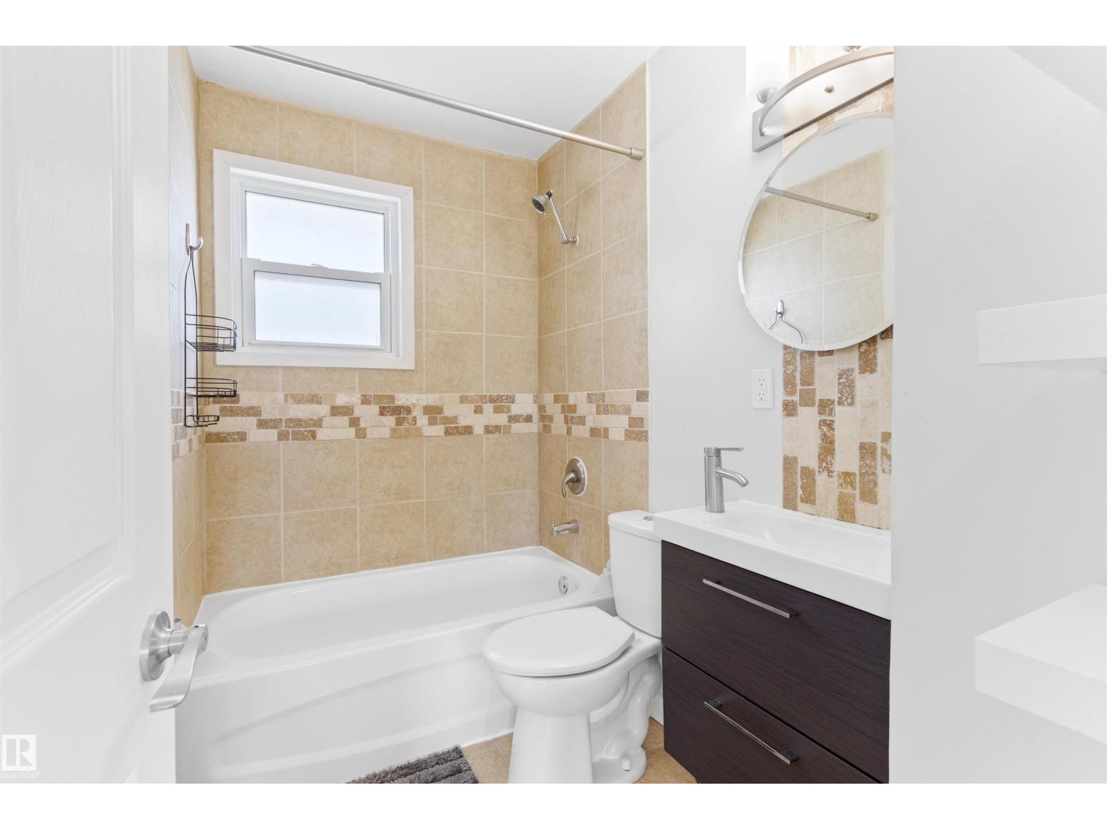 4903 52 AV — photo 13