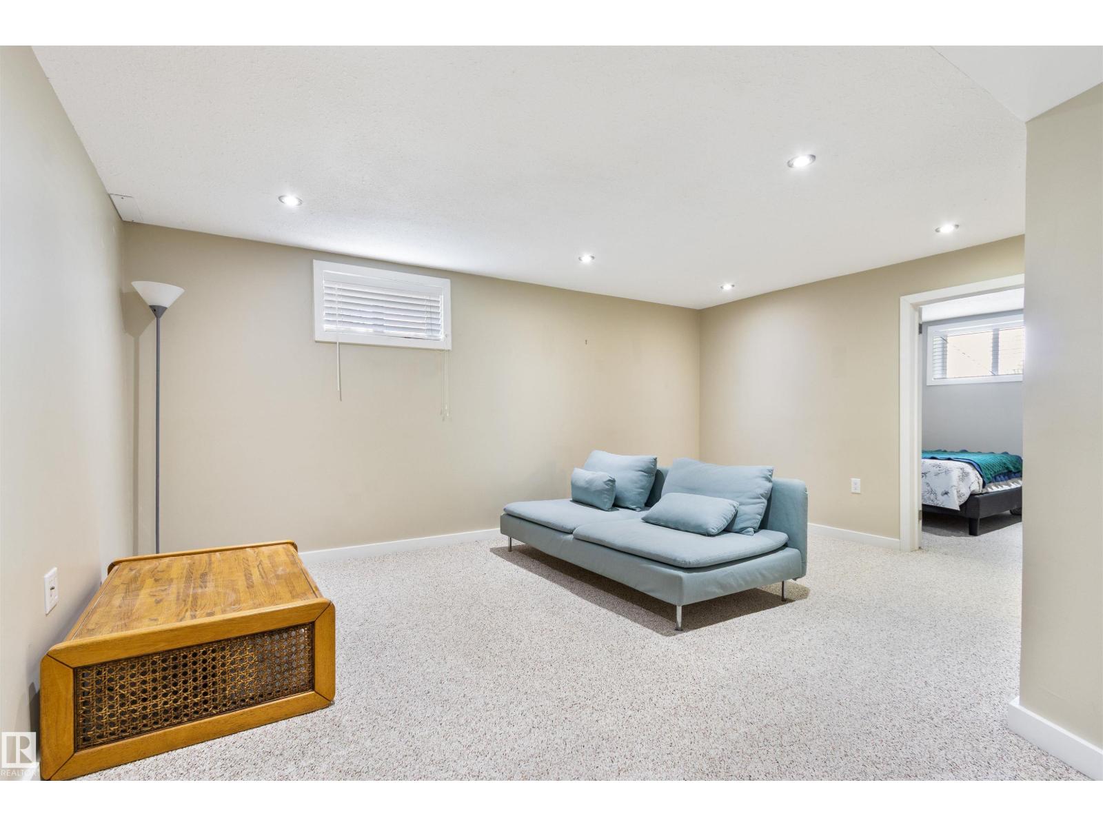 4903 52 AV — photo 19
