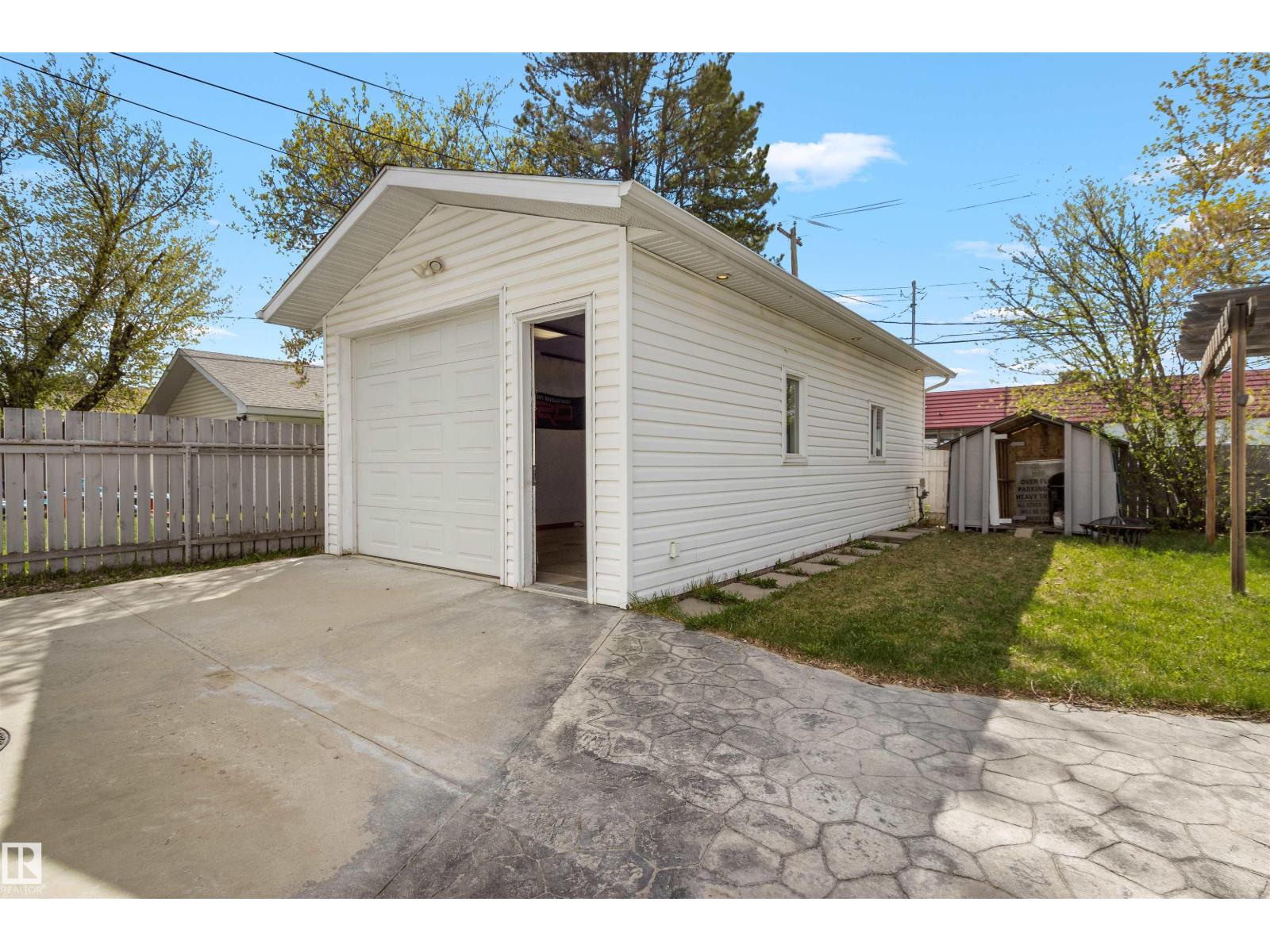 4903 52 AV - photo 5
