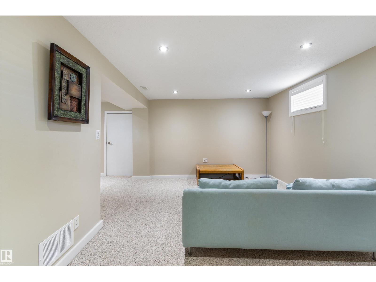 4903 52 AV — photo 16