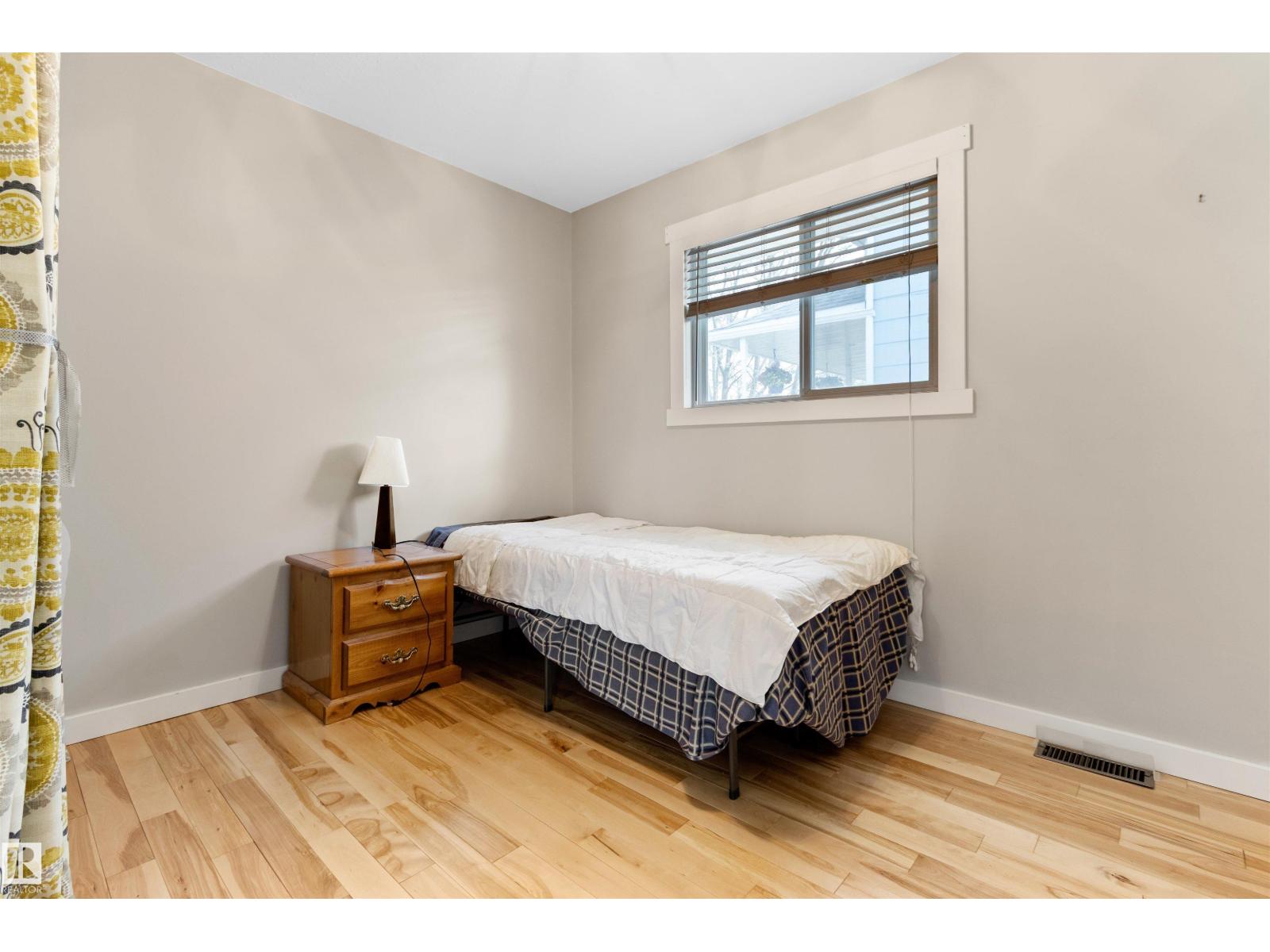 4903 52 AV — photo 14