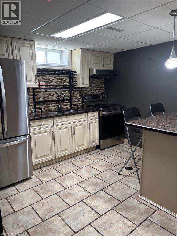 11 CECILIA Court, Hamilton, Ontario, L8T2E8 — Photo 4