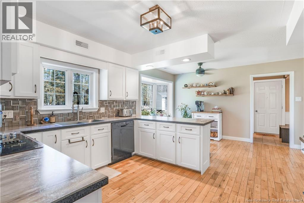 9 Katie Avenue - 14