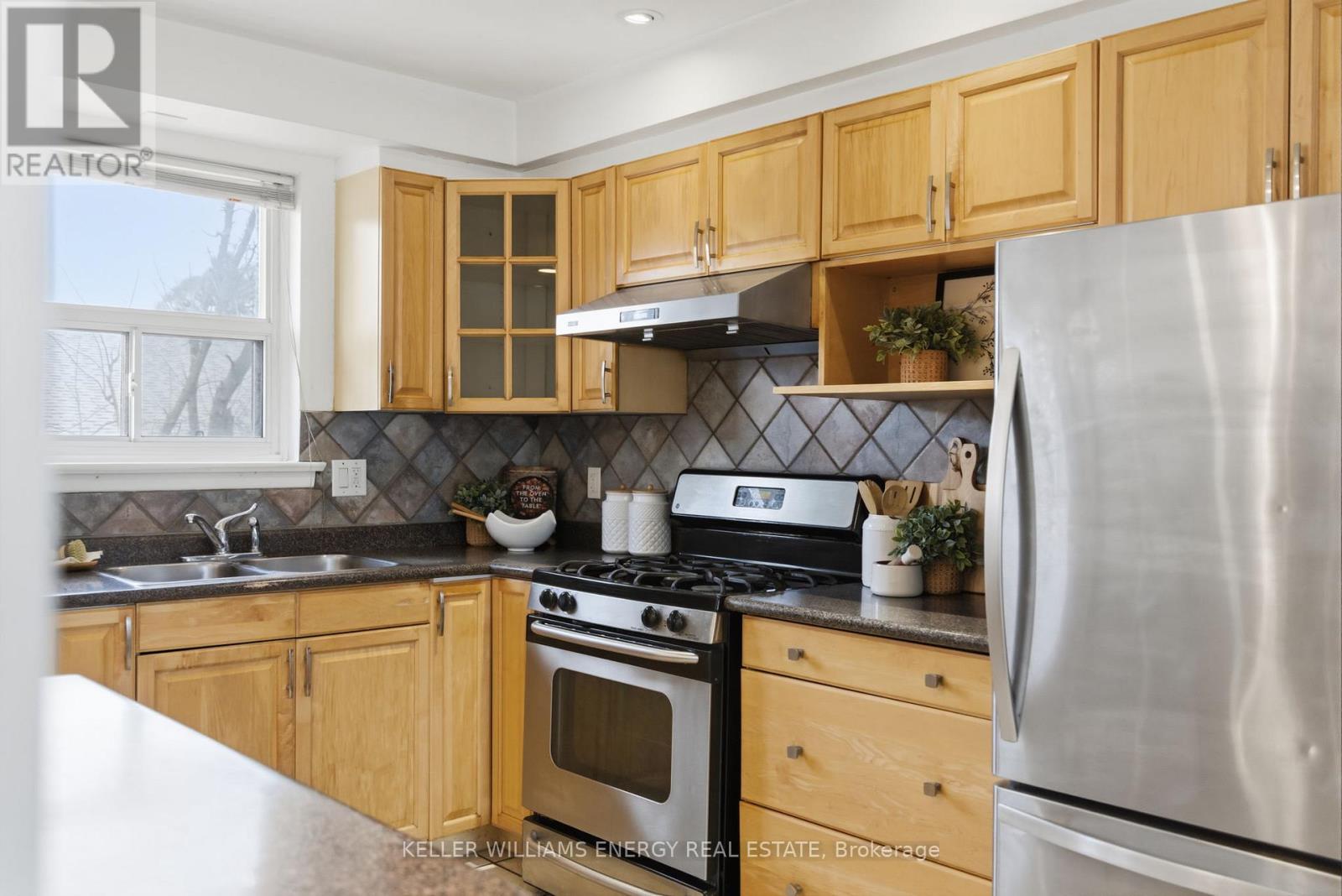 20 RAVENVIEW DRIVE - 15