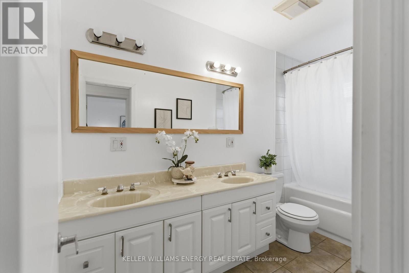 20 RAVENVIEW DRIVE - 22