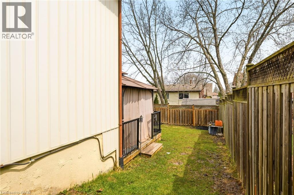 2349 MIDDLESMOOR Crescent, Burlington, Ontario, L7P3X4 — Photo 37