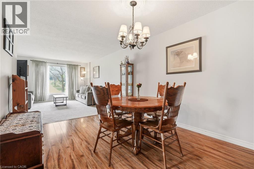 2349 MIDDLESMOOR Crescent, Burlington, Ontario, L7P3X4 — Photo 10