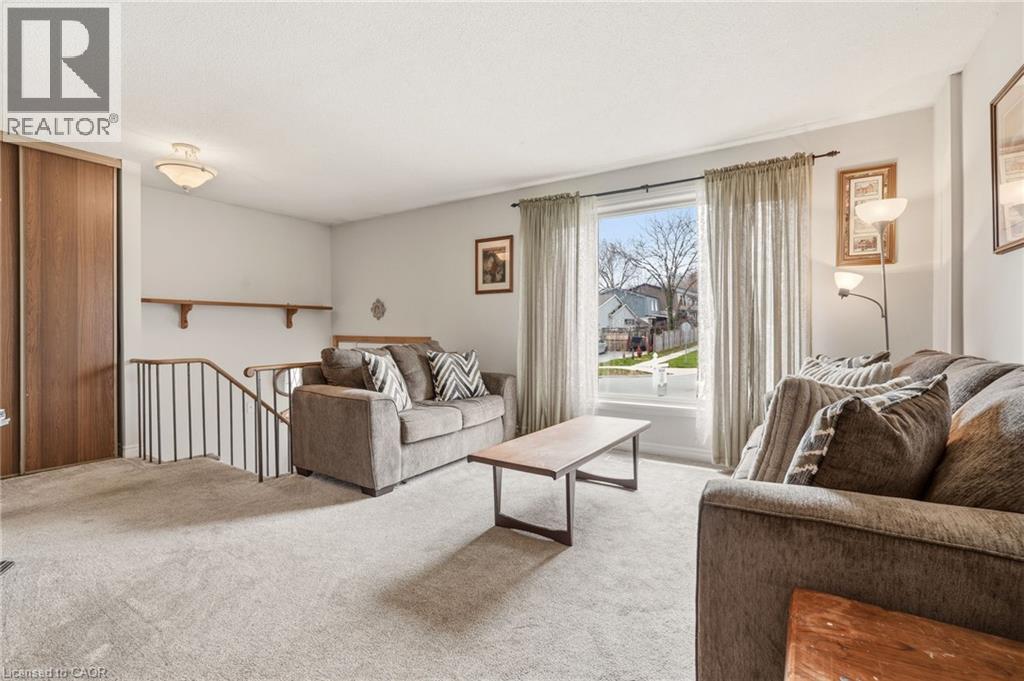 2349 MIDDLESMOOR Crescent, Burlington, Ontario, L7P3X4 — Photo 6
