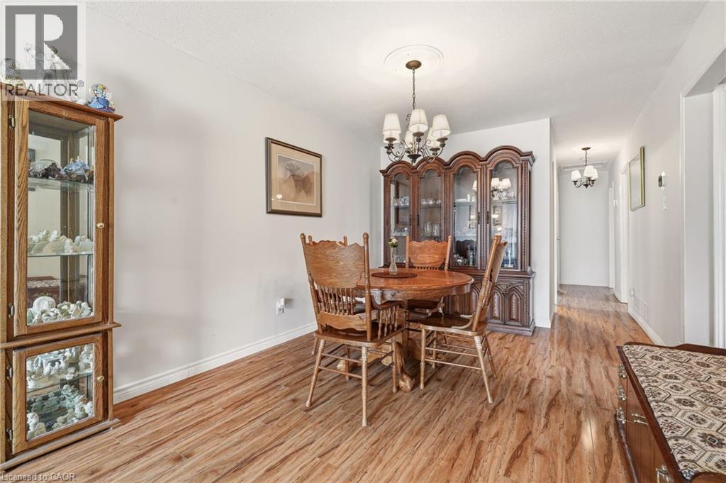 2349 MIDDLESMOOR Crescent, Burlington, Ontario, L7P3X4 — Photo 11