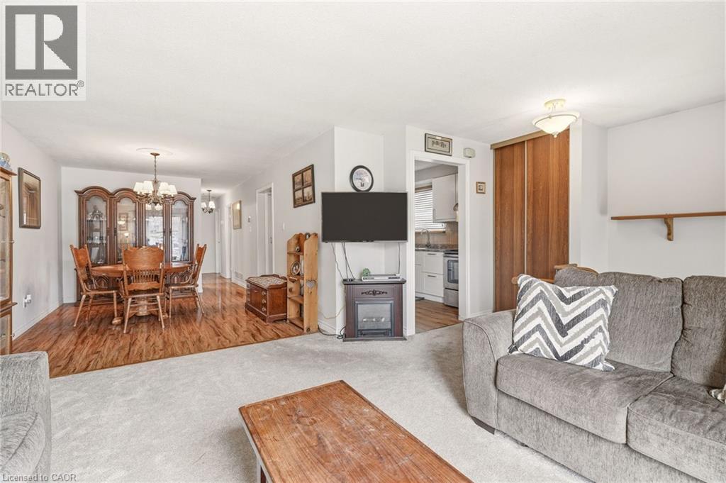 2349 MIDDLESMOOR Crescent, Burlington, Ontario, L7P3X4 — Photo 9