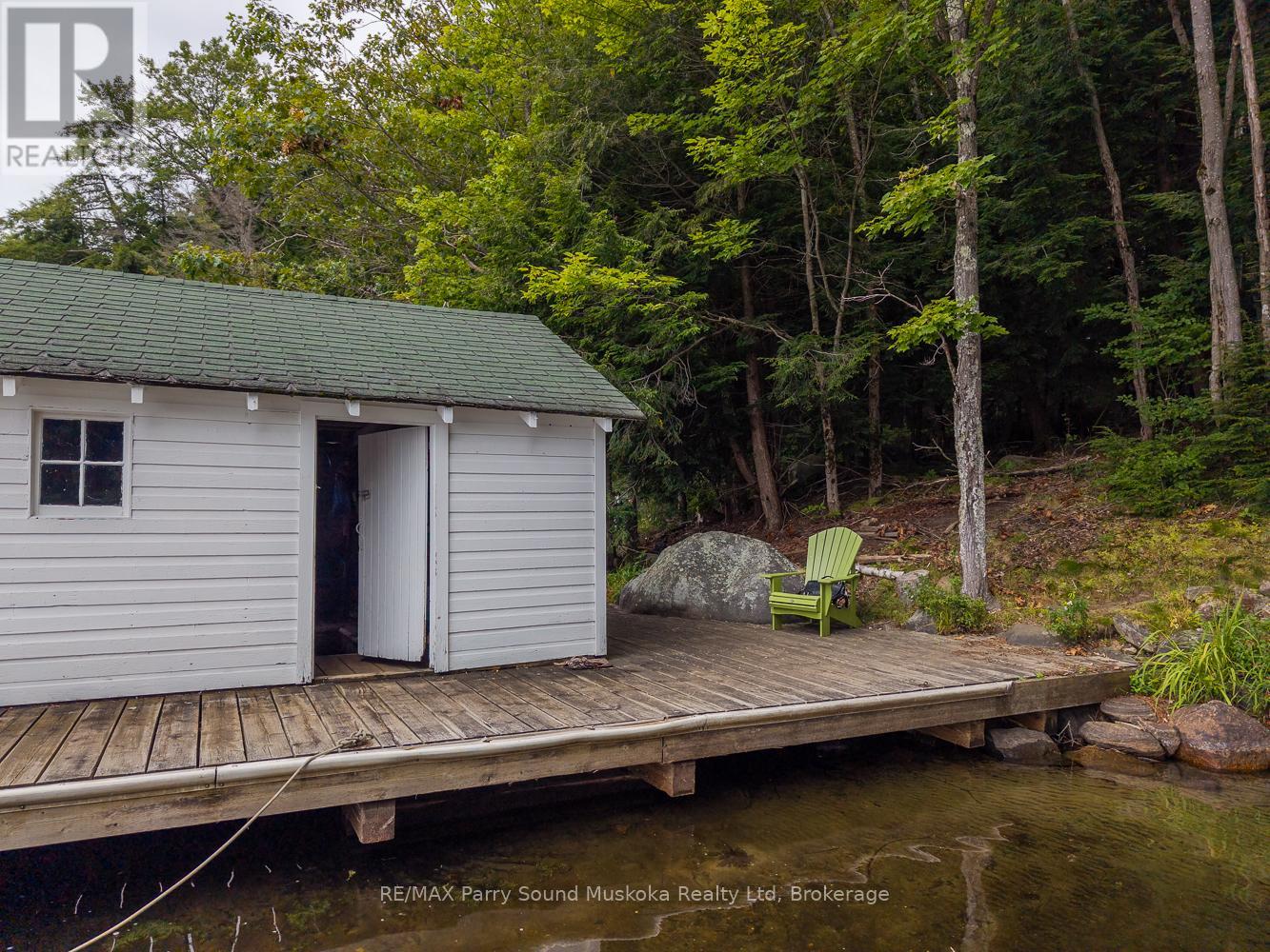 897 172 WA HORSESHOE LAKE - 13