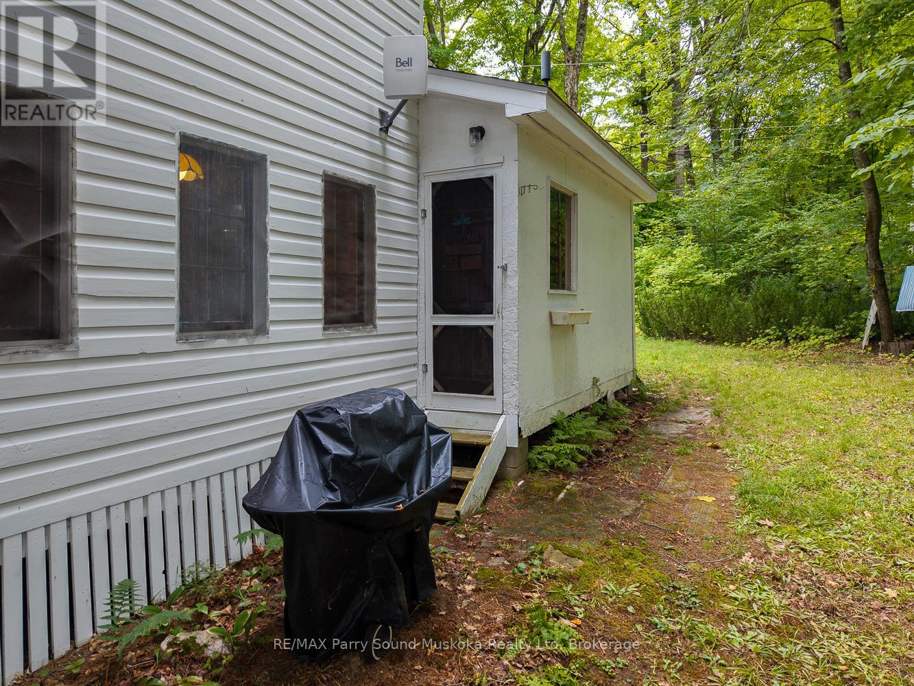 897 172 WA HORSESHOE LAKE - 16
