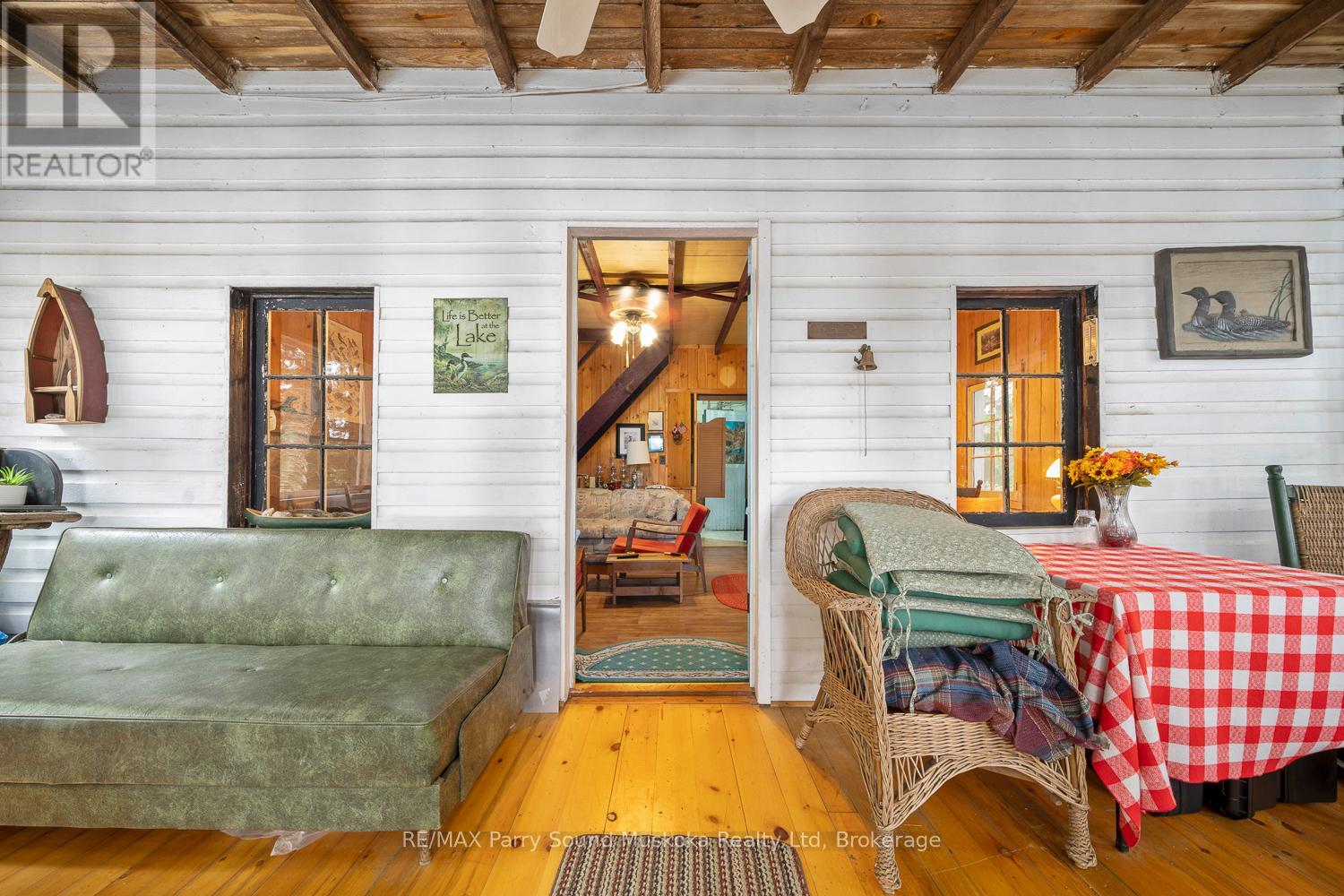 897 172 WA HORSESHOE LAKE - 17