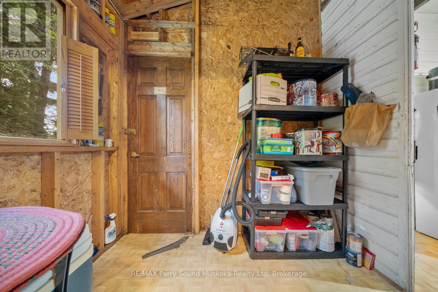 897 172 WA HORSESHOE LAKE - 39