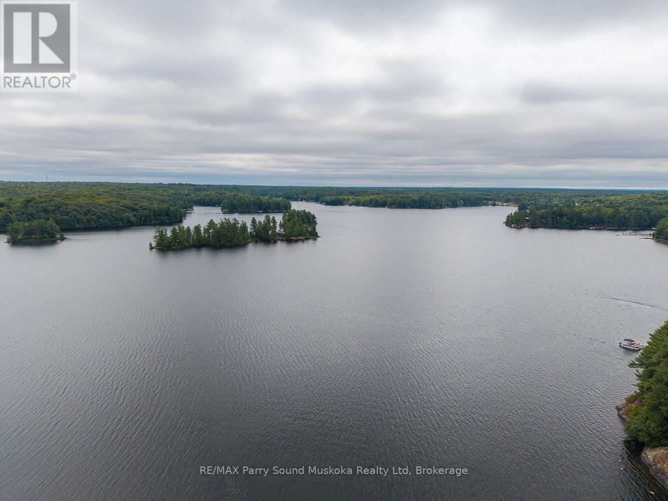 897 172 WA HORSESHOE LAKE - 43