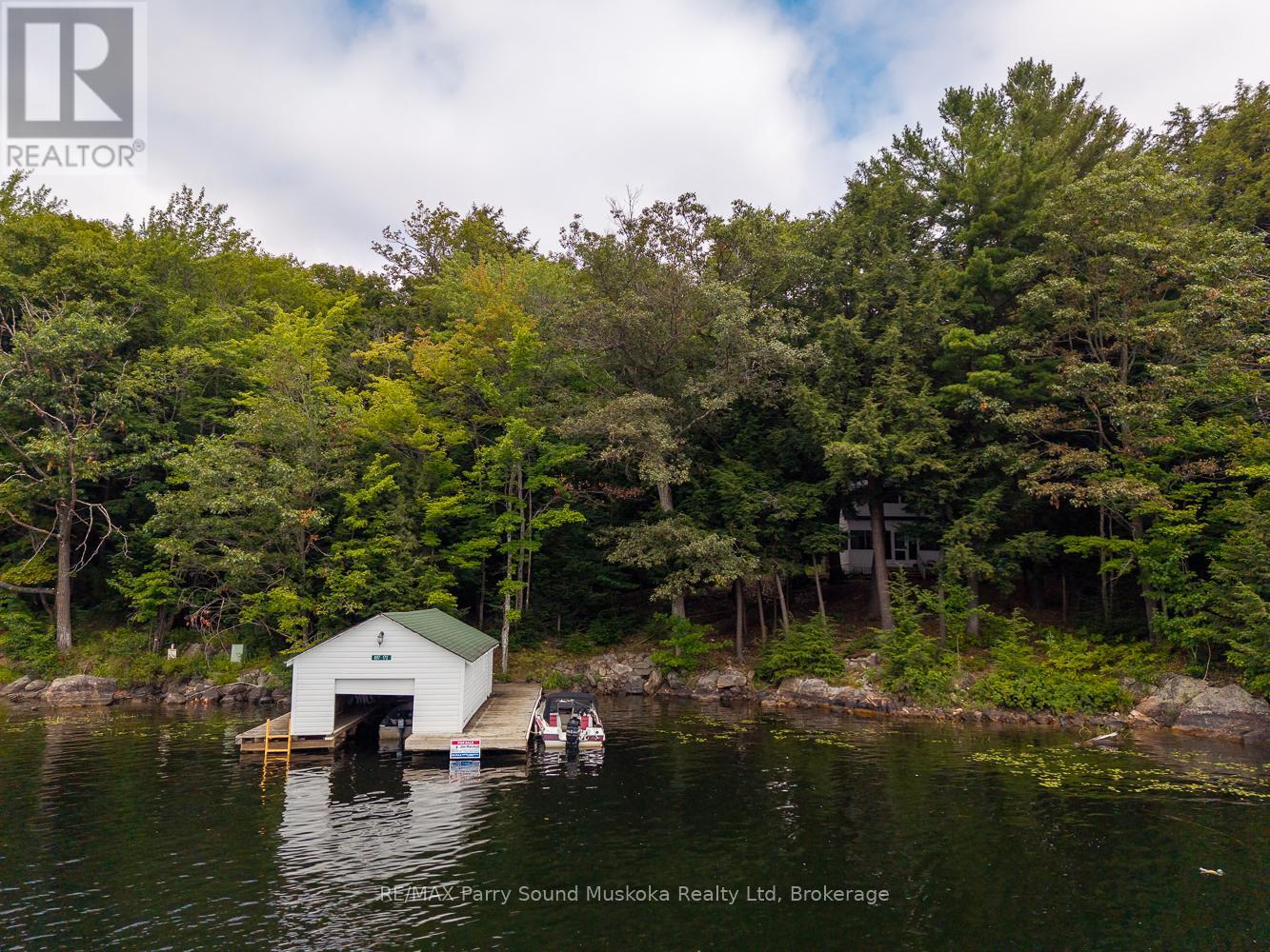 897 172 WA HORSESHOE LAKE - 9