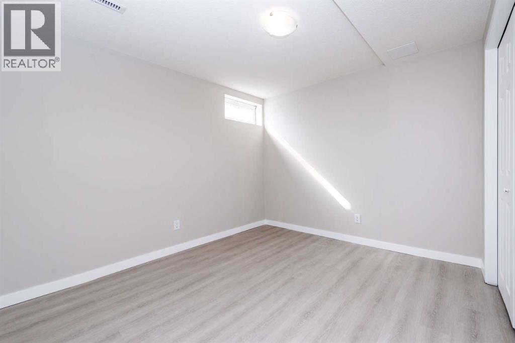 #34 3029 Rundleson Road NE - 31