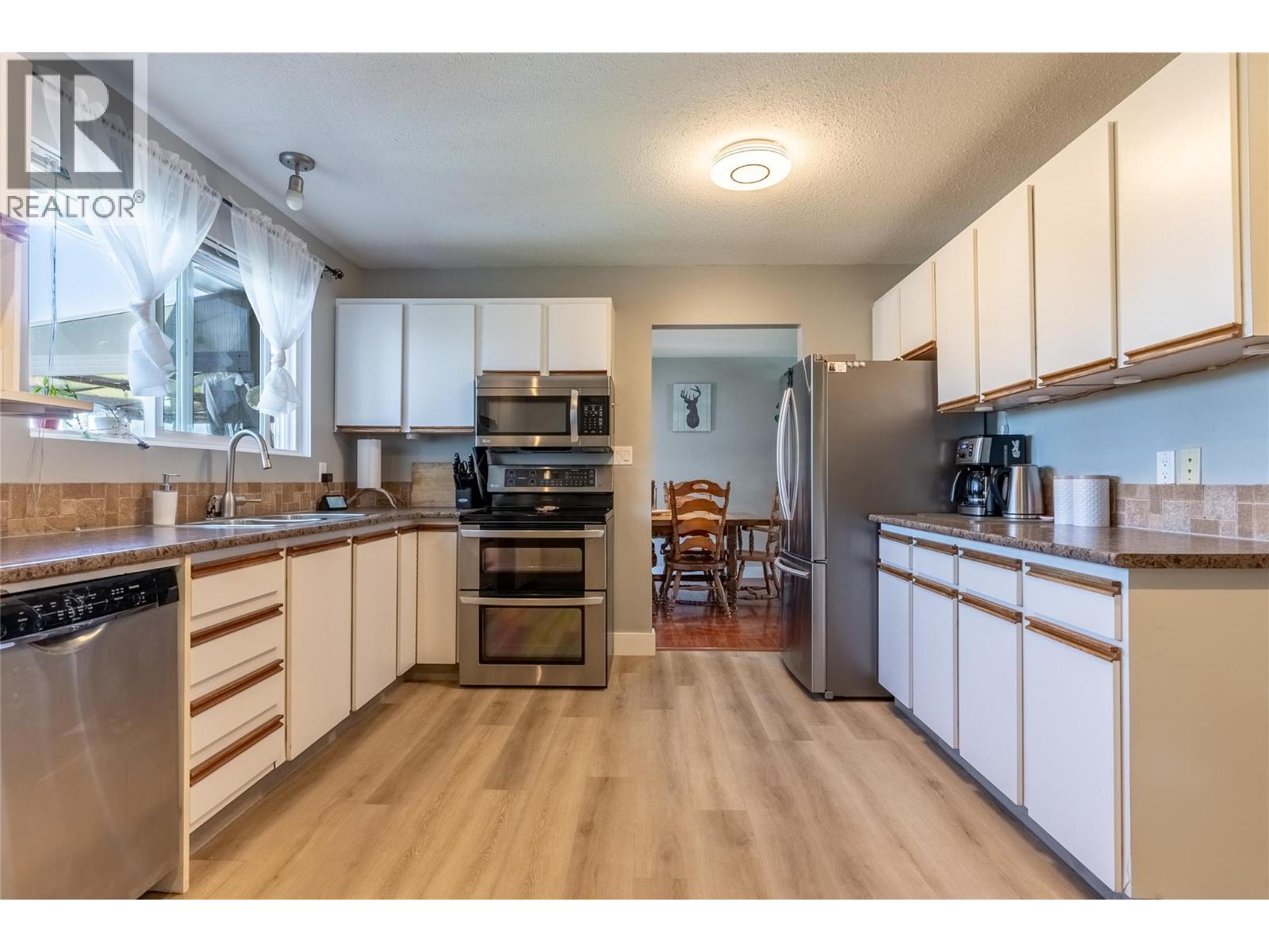 8 Breccia Drive, Logan Lake