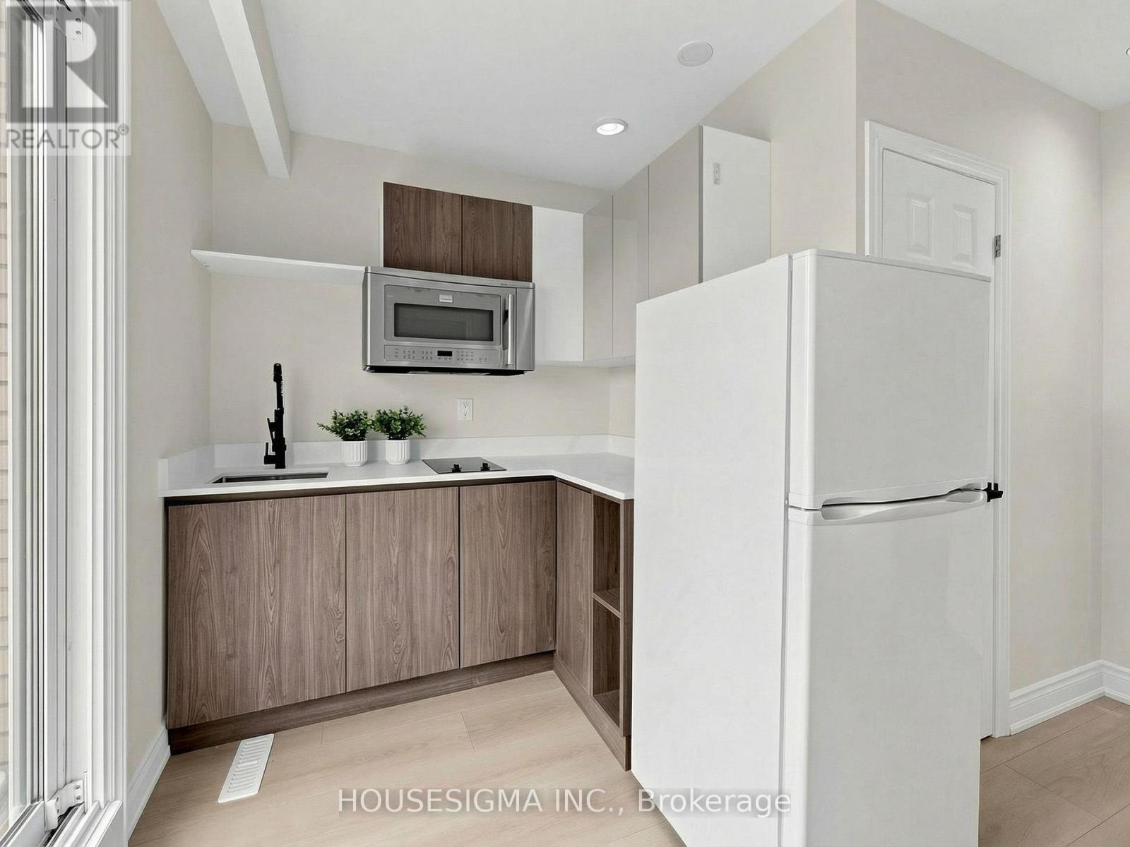 423 CONNAUGHT AVENUE - 30