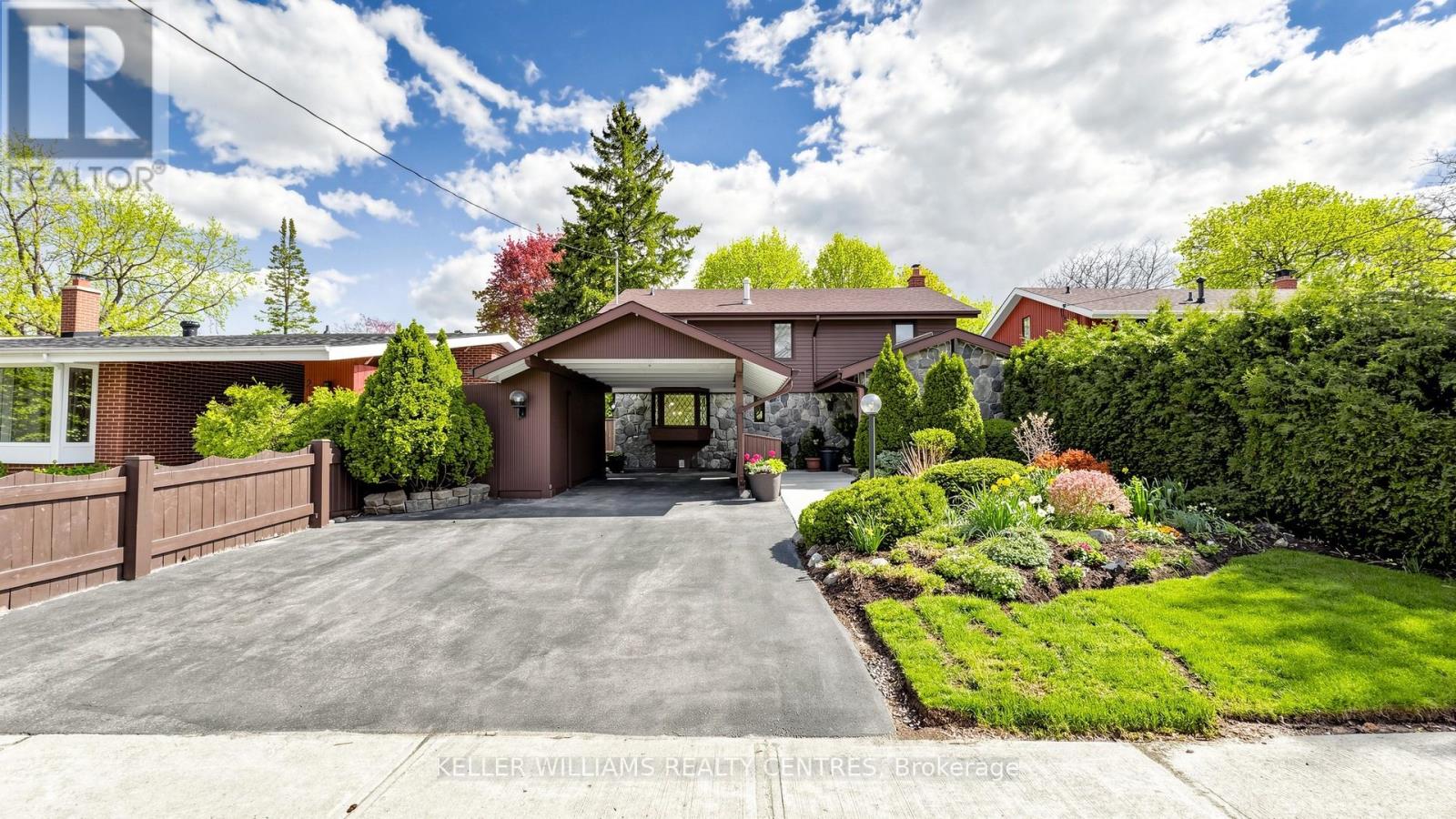 19 LESTERWOOD CRESCENT - 1