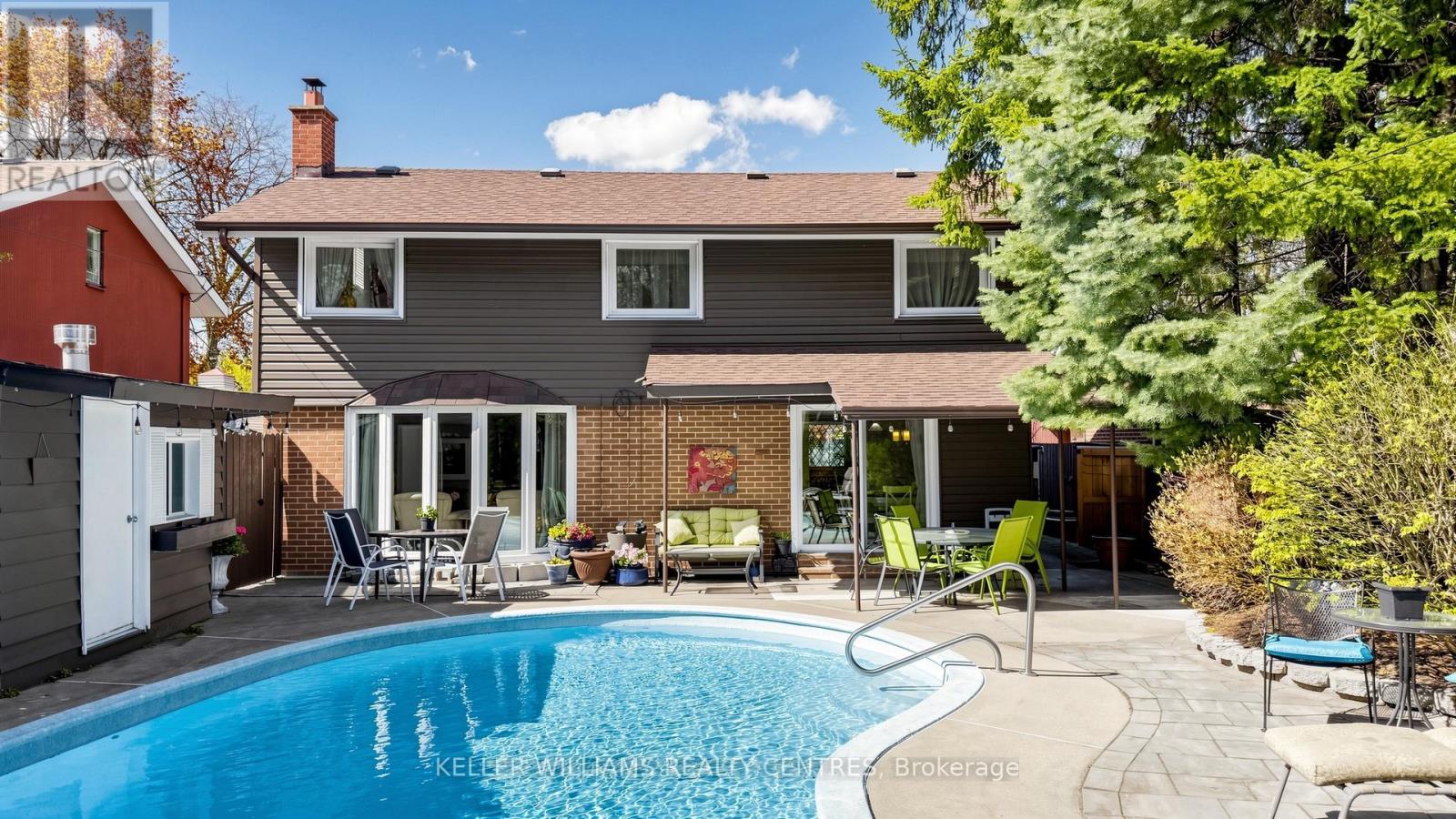 19 LESTERWOOD CRESCENT - 33