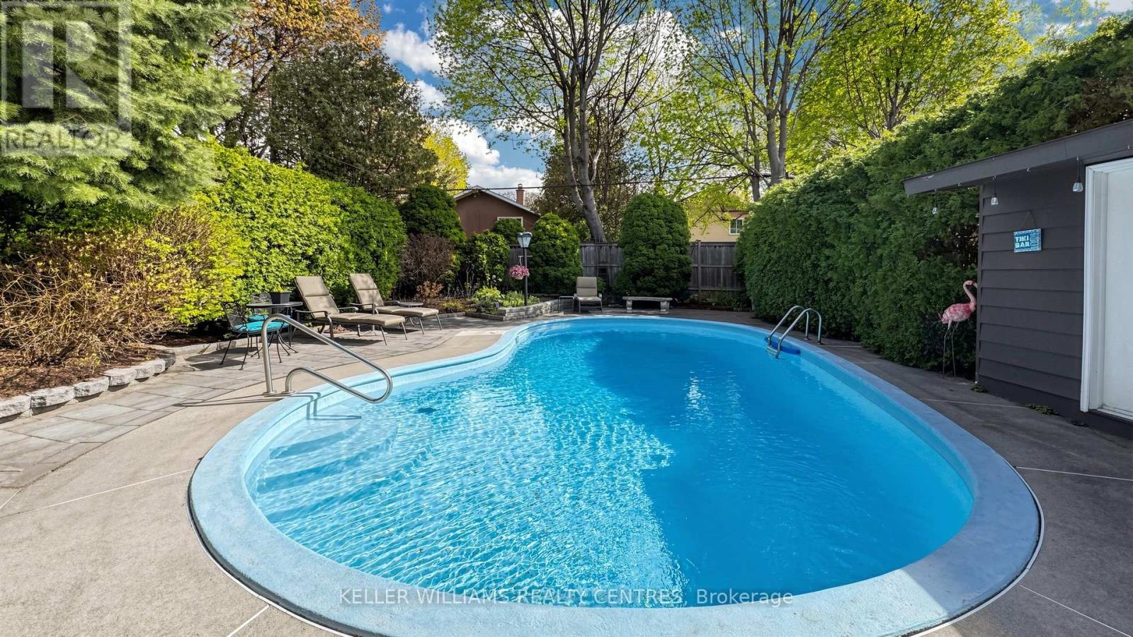 19 LESTERWOOD CRESCENT - 34