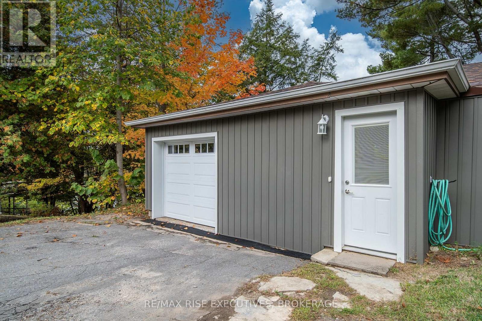 1017 WOODS LANE - 5