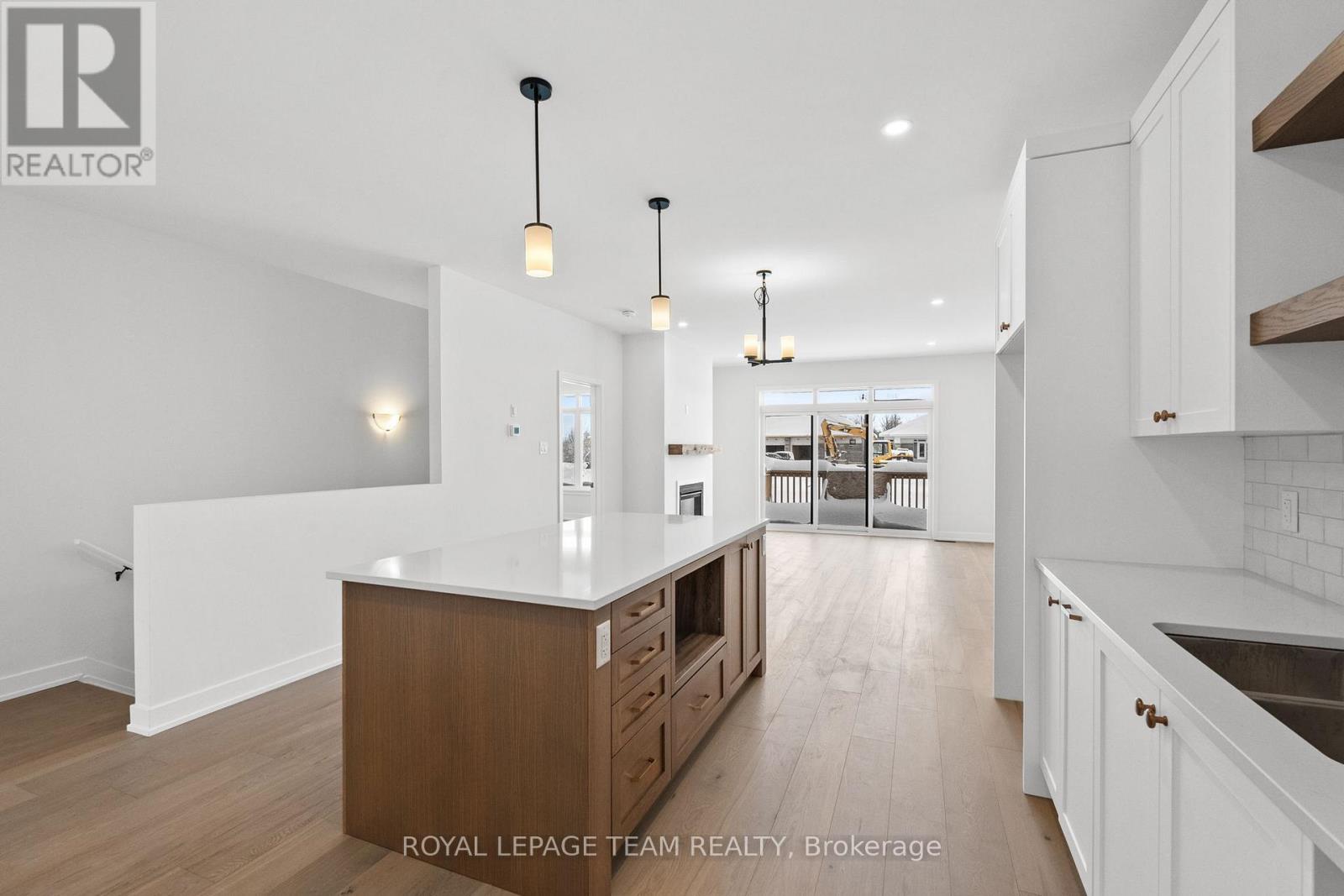 1051 MOORE STREET - 15