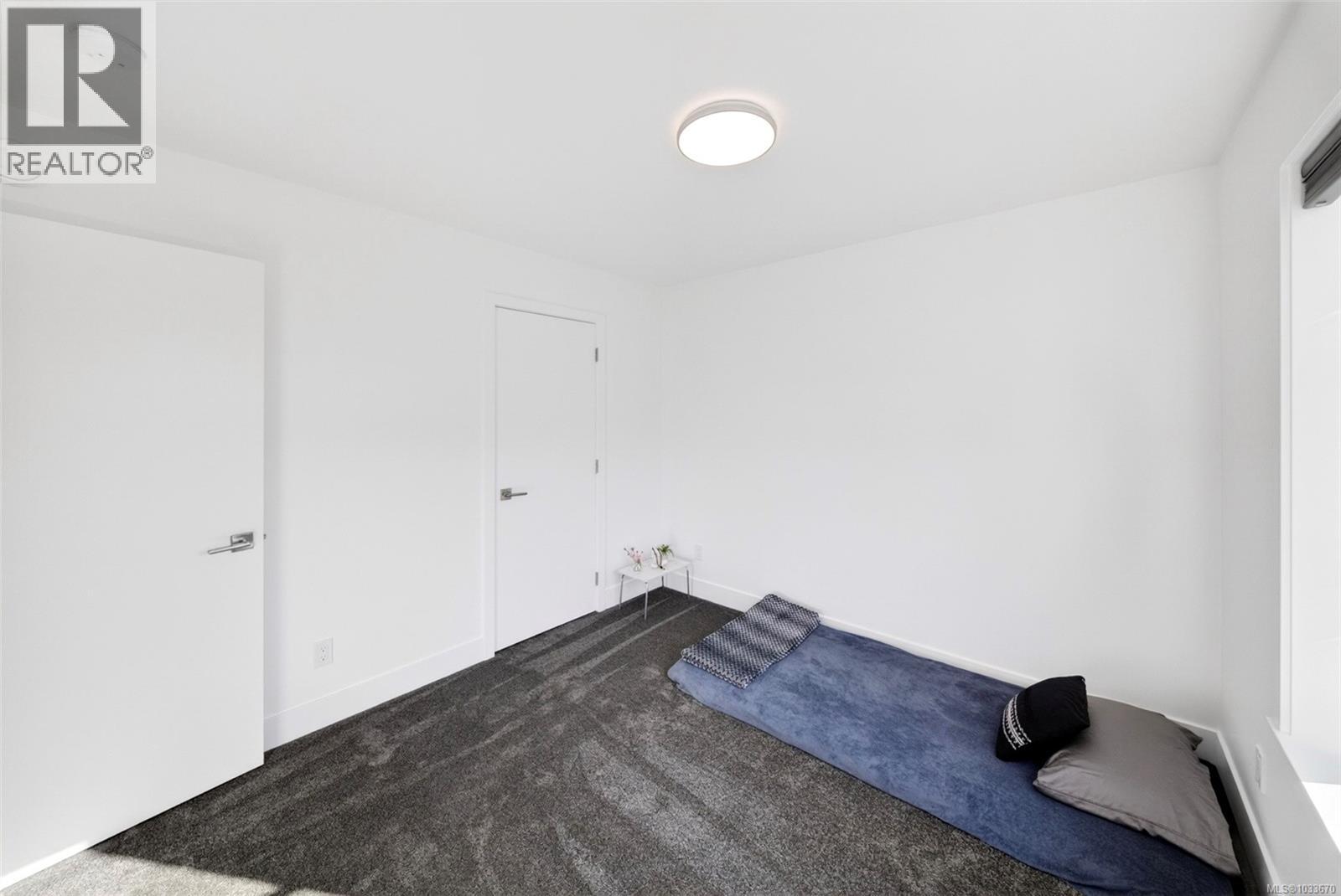 #1 1052 Tillicum Rd - 27