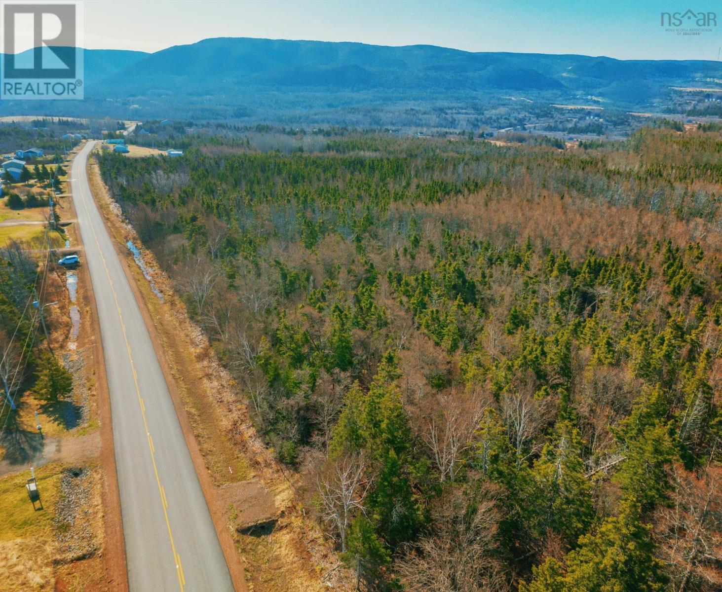 Property 4 of 8 of Plateau Road