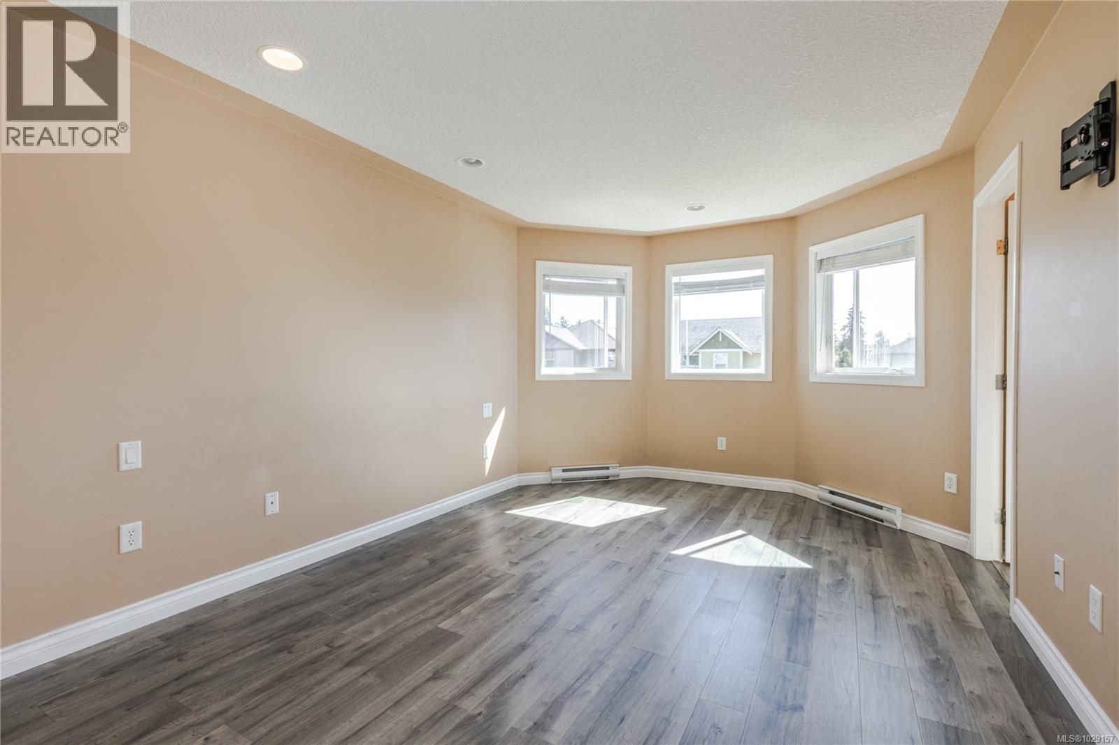 293 Applegreen Ave - 10