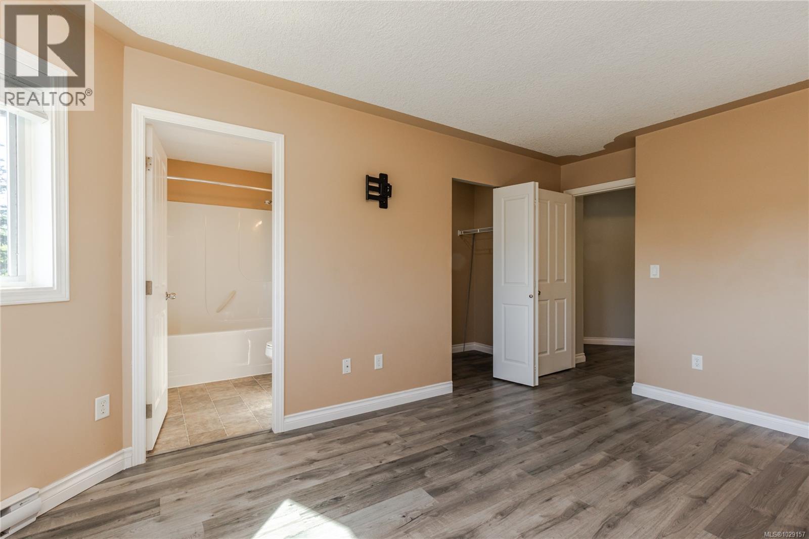 293 Applegreen Ave - 12