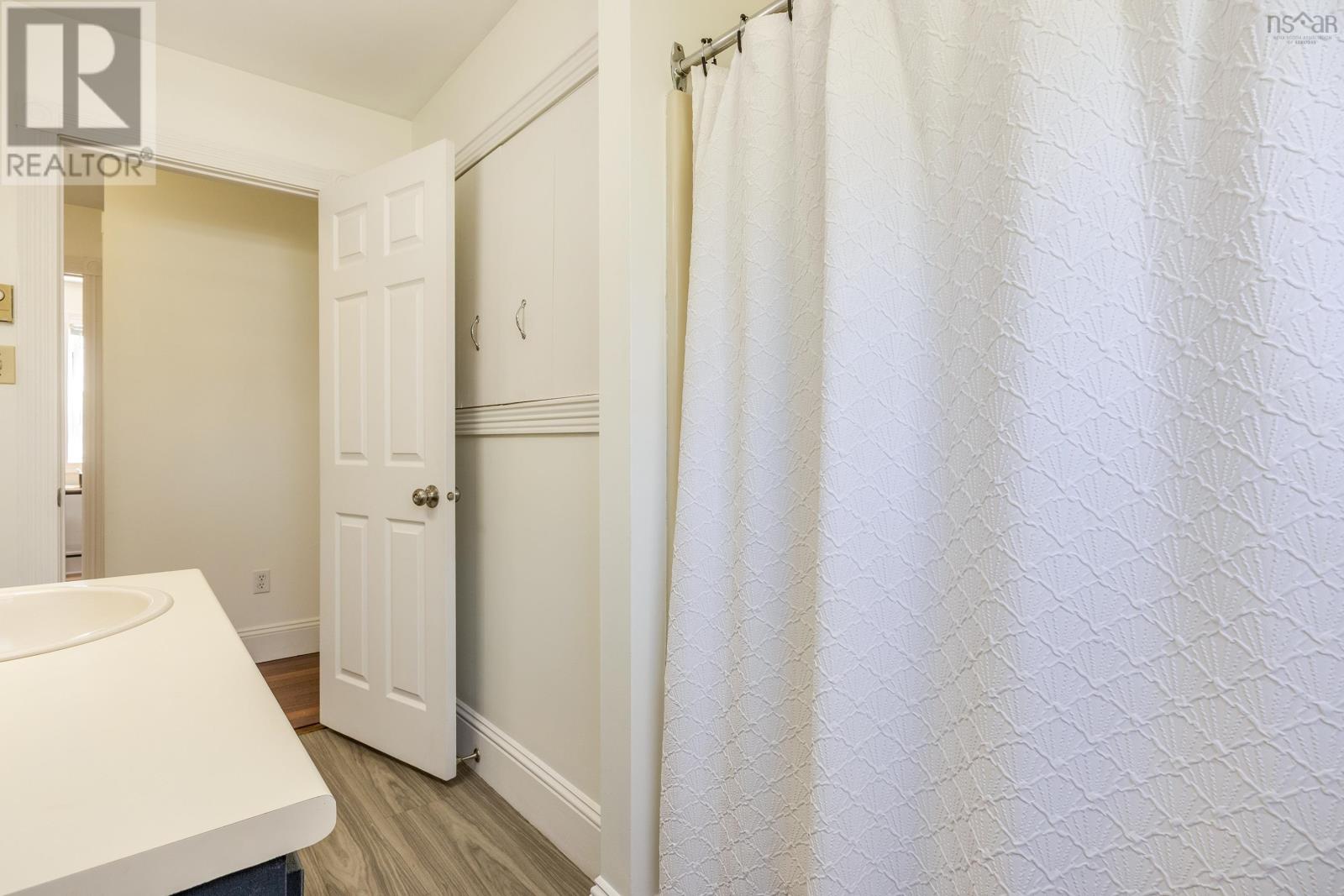 Property 11 of 48 of 3164 Cornwallis Crescent