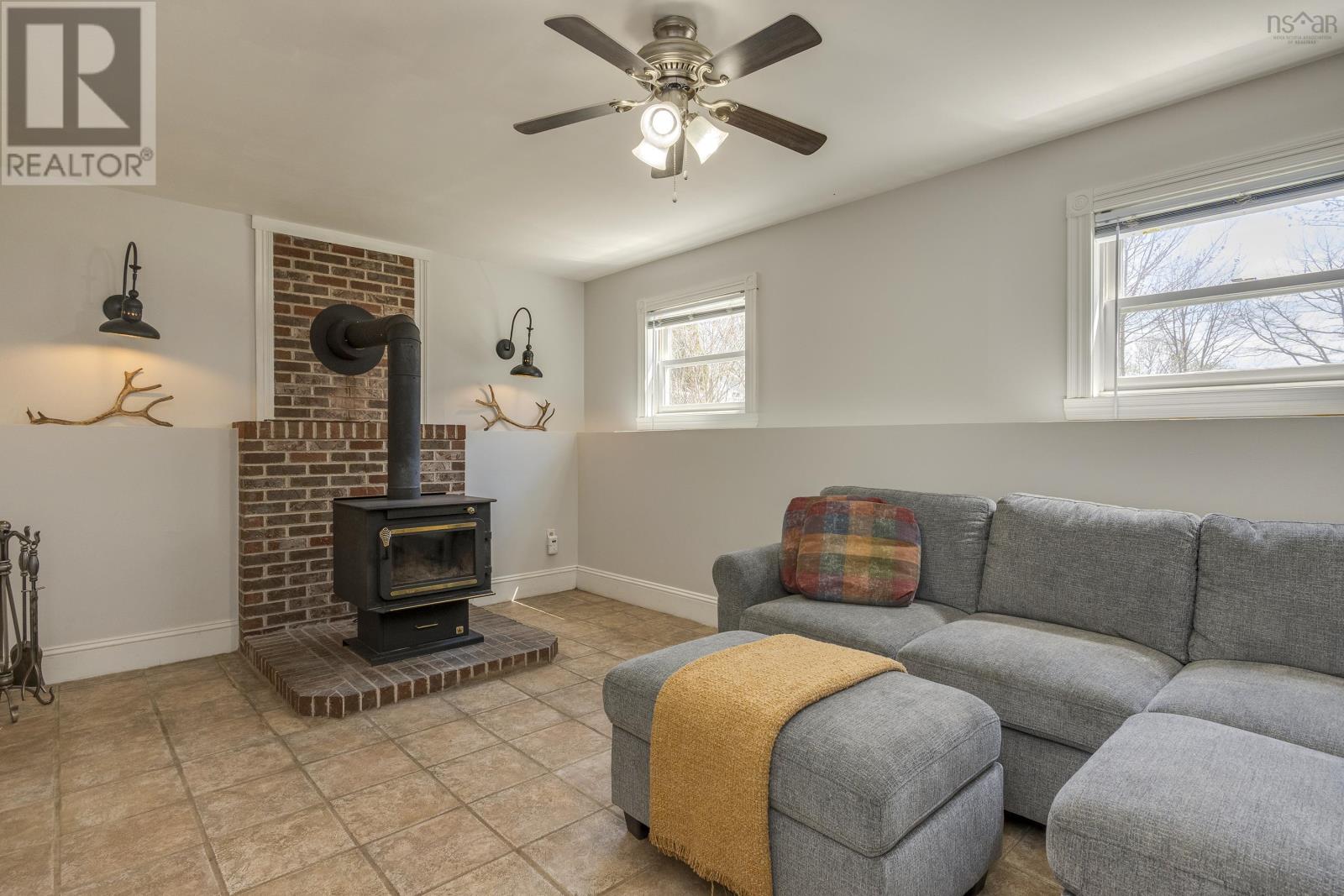 Property 43 of 48 of 3164 Cornwallis Crescent