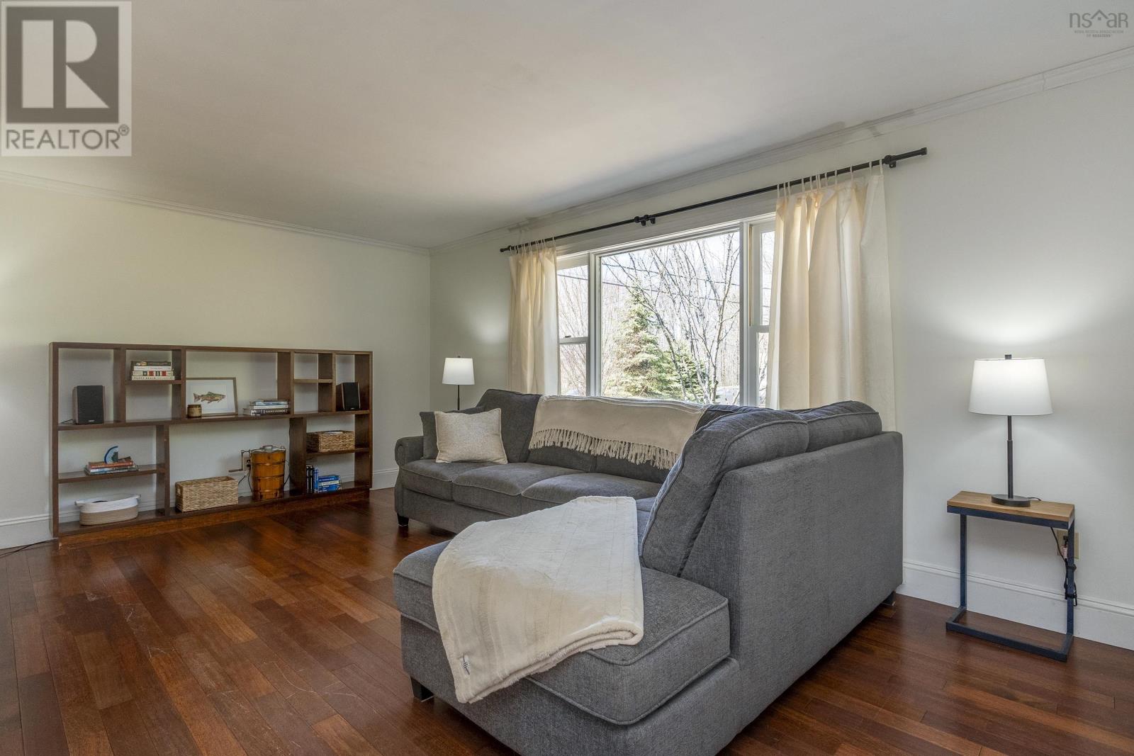 Property 29 of 48 of 3164 Cornwallis Crescent