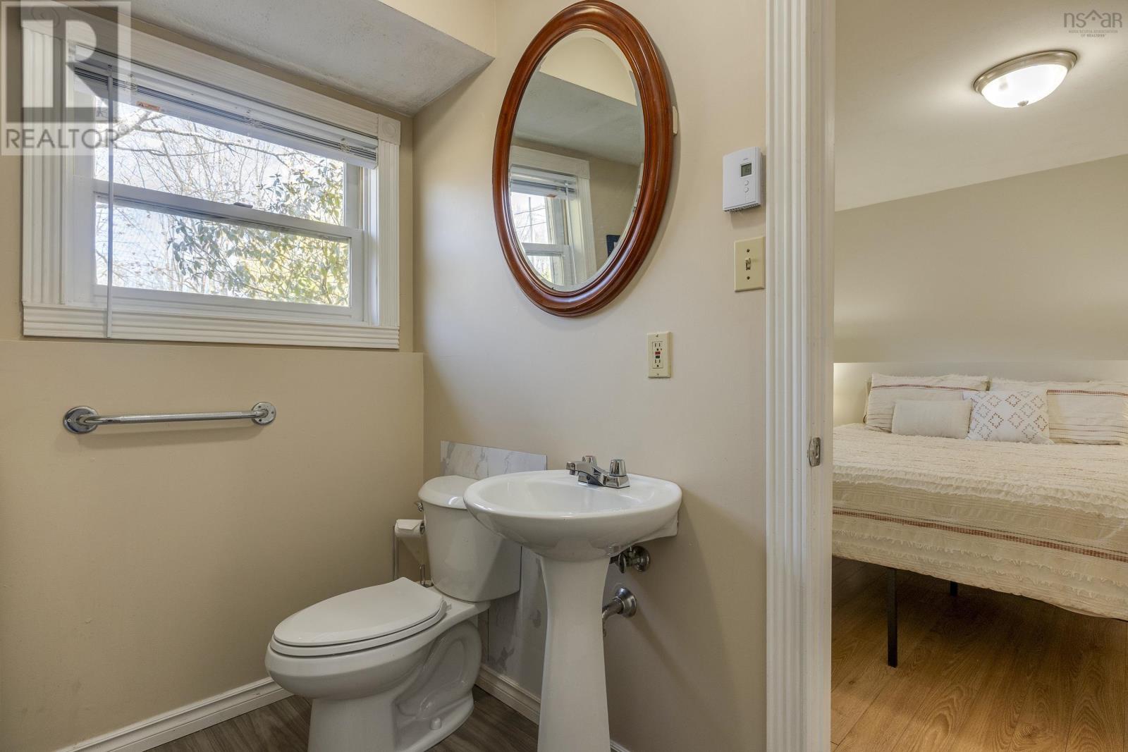 Property 20 of 48 of 3164 Cornwallis Crescent