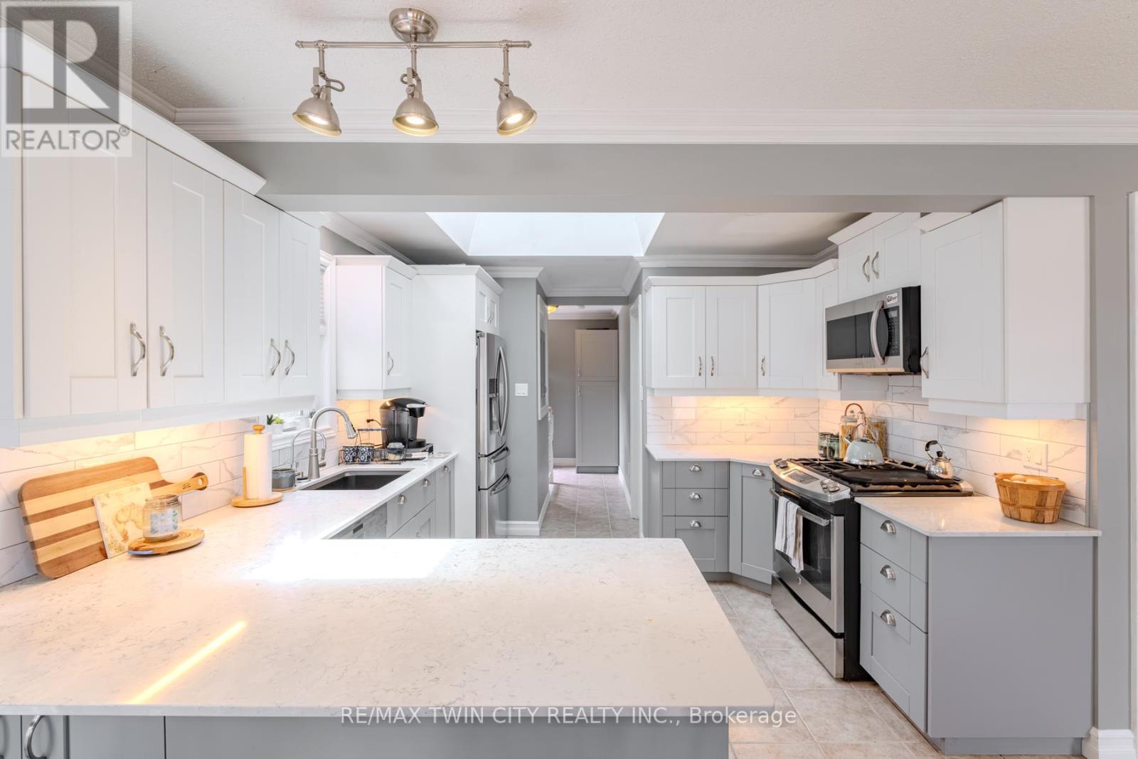 36 CRANDELL AVENUE - 10