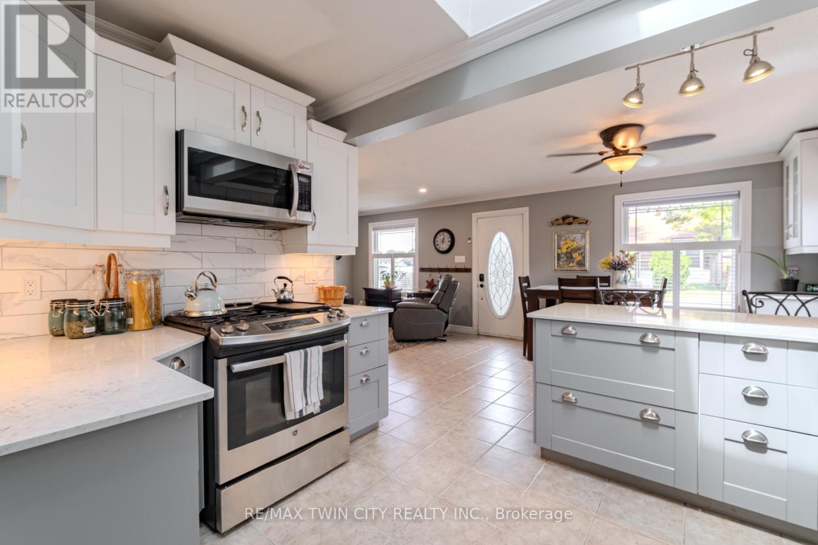 36 CRANDELL AVENUE - 13