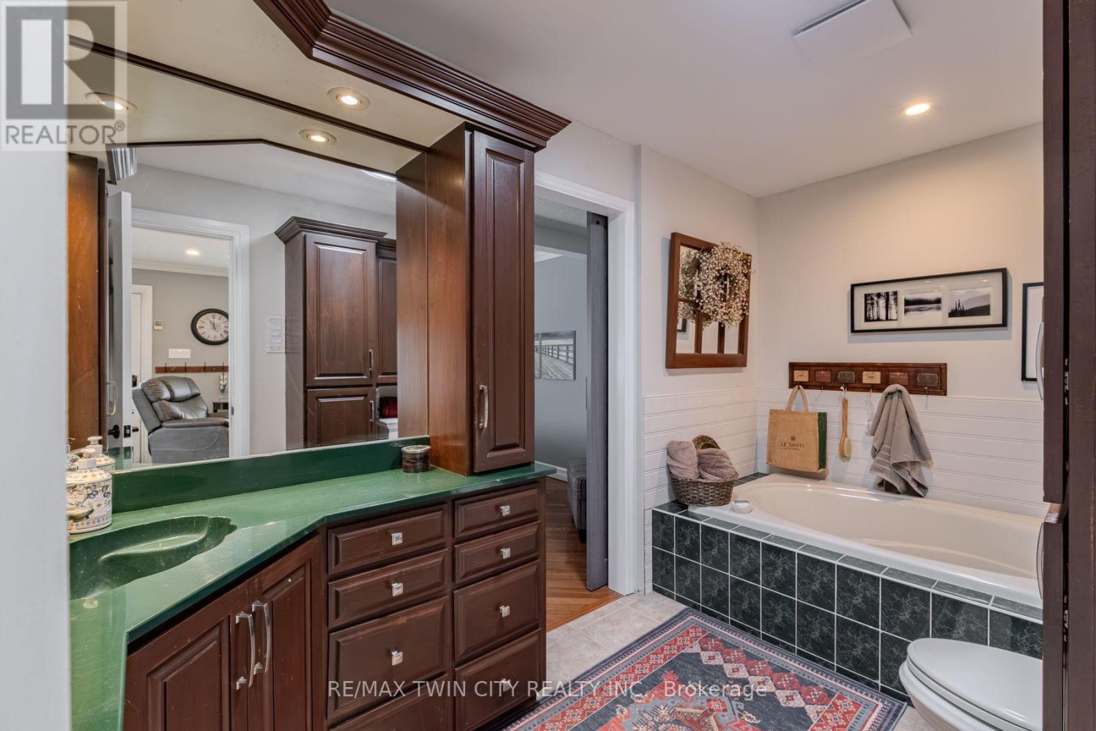 36 CRANDELL AVENUE - 15