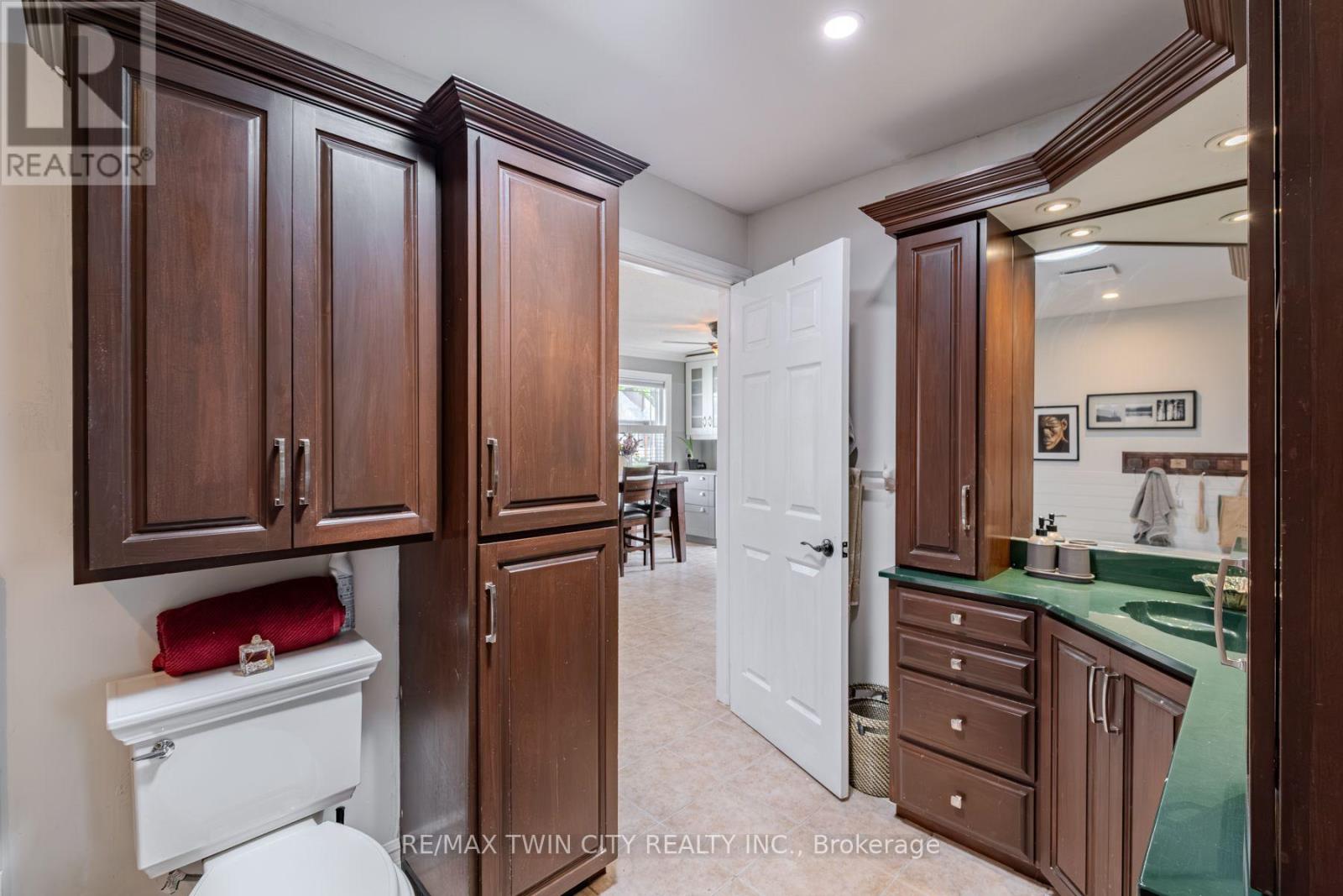 36 CRANDELL AVENUE - 17