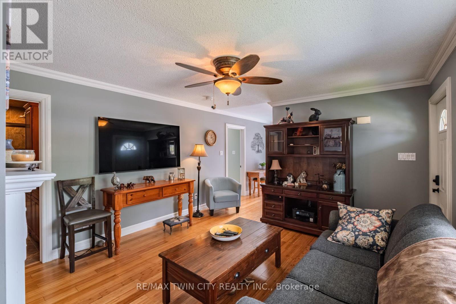 36 CRANDELL AVENUE - 22