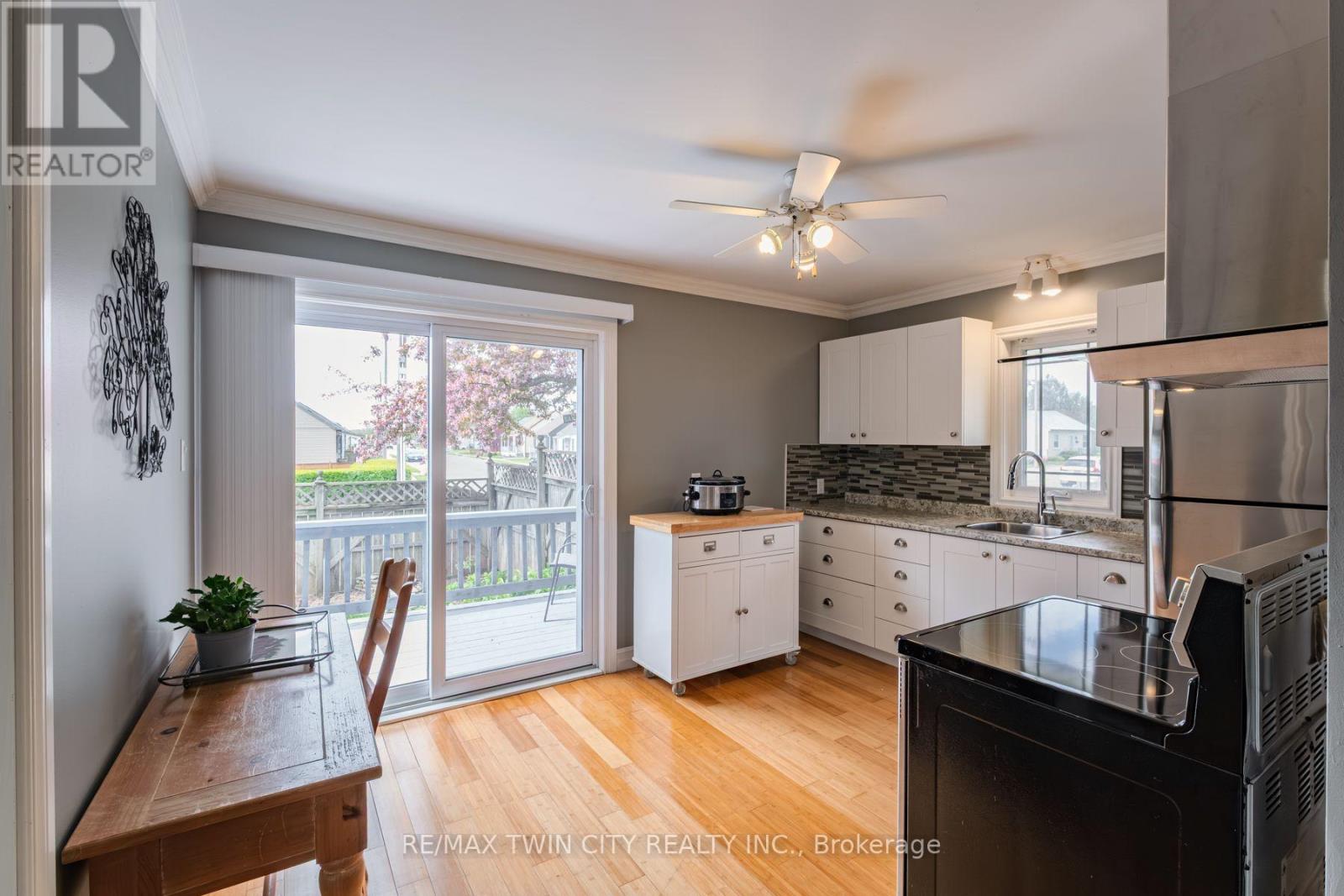36 CRANDELL AVENUE - 26