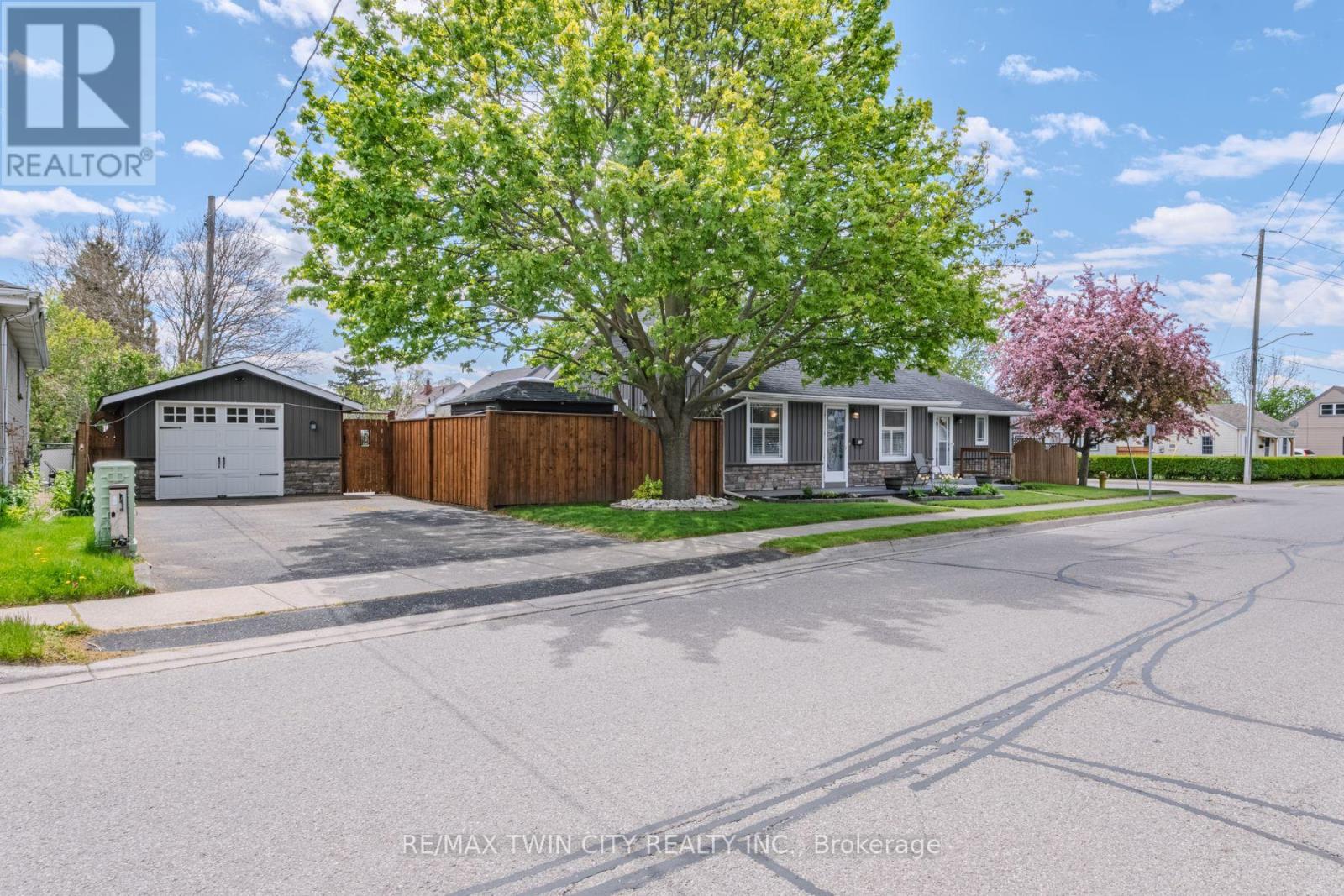 36 CRANDELL AVENUE - 3