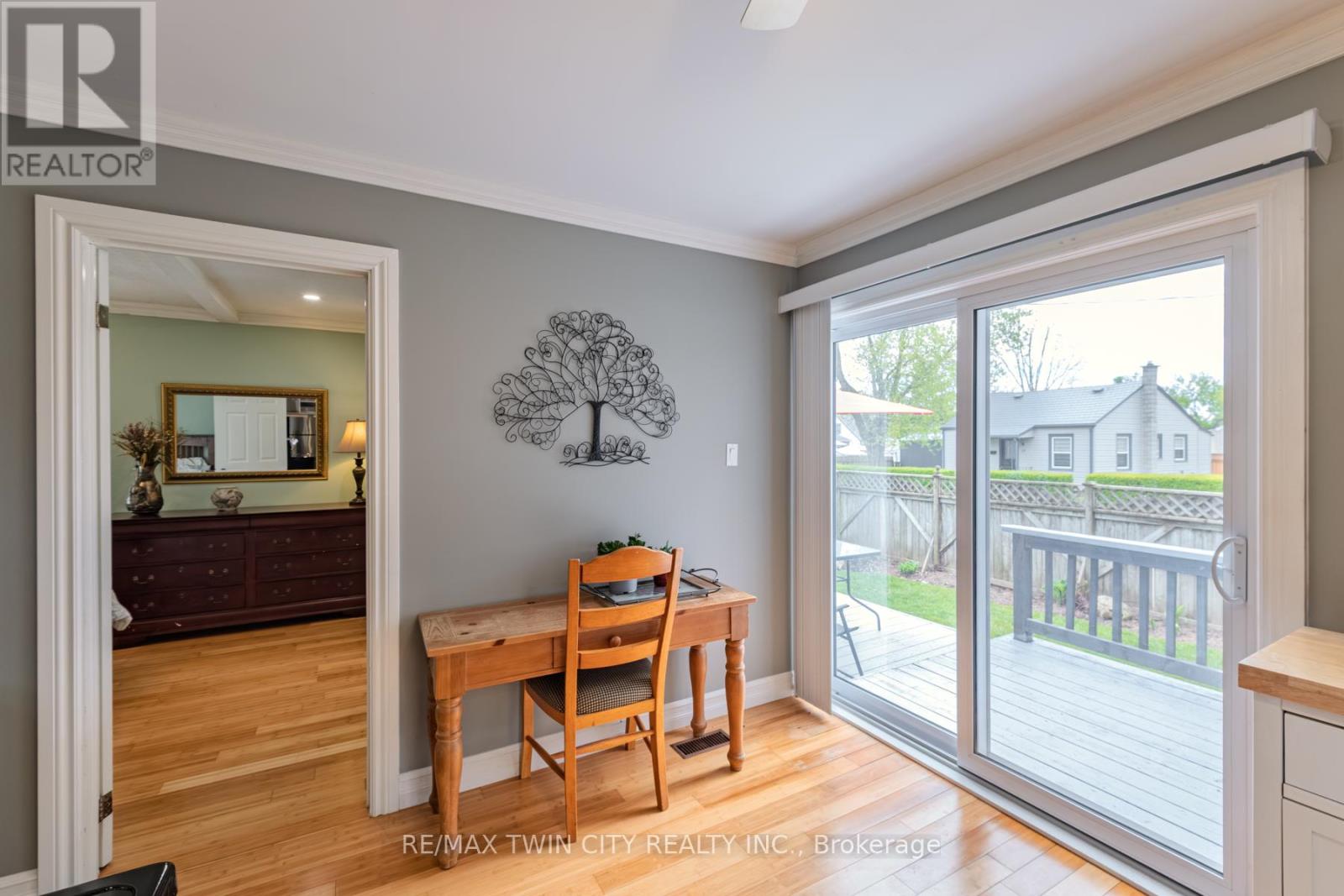 36 CRANDELL AVENUE - 30