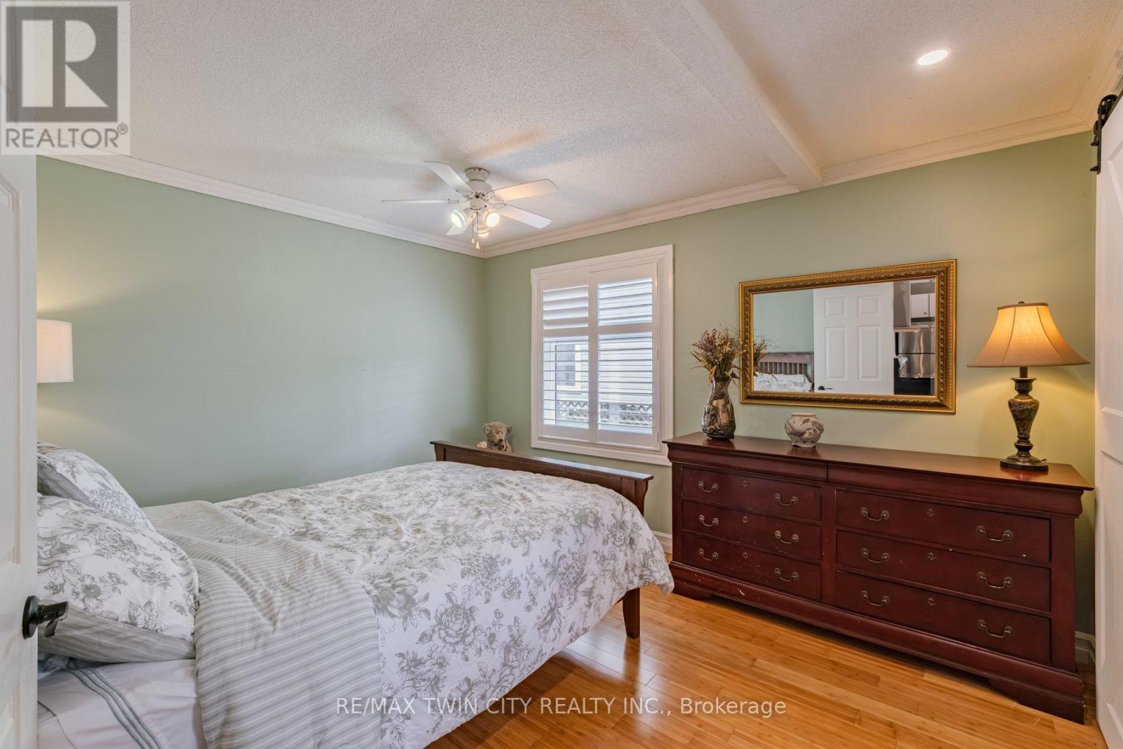 36 CRANDELL AVENUE - 31