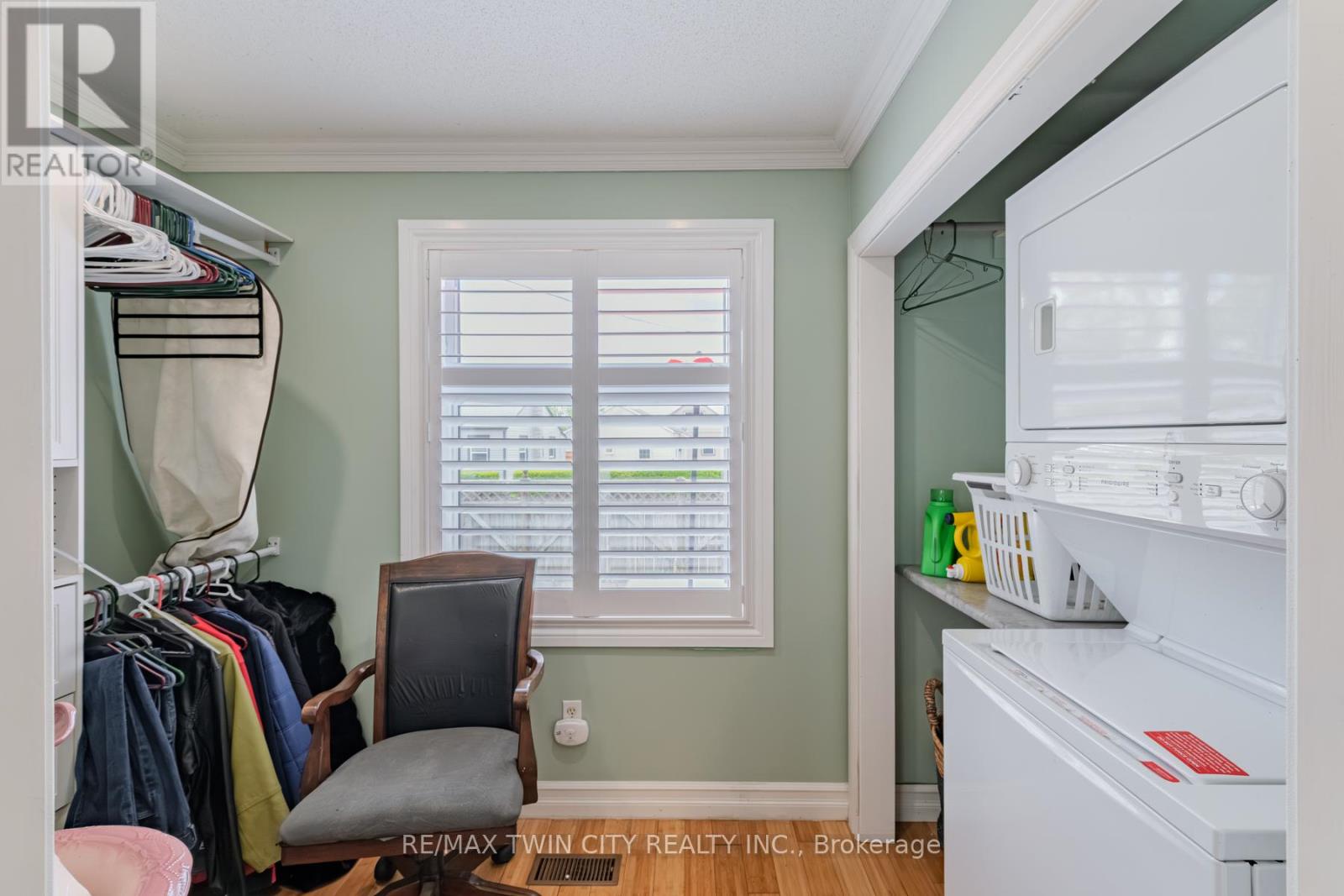 36 CRANDELL AVENUE - 33